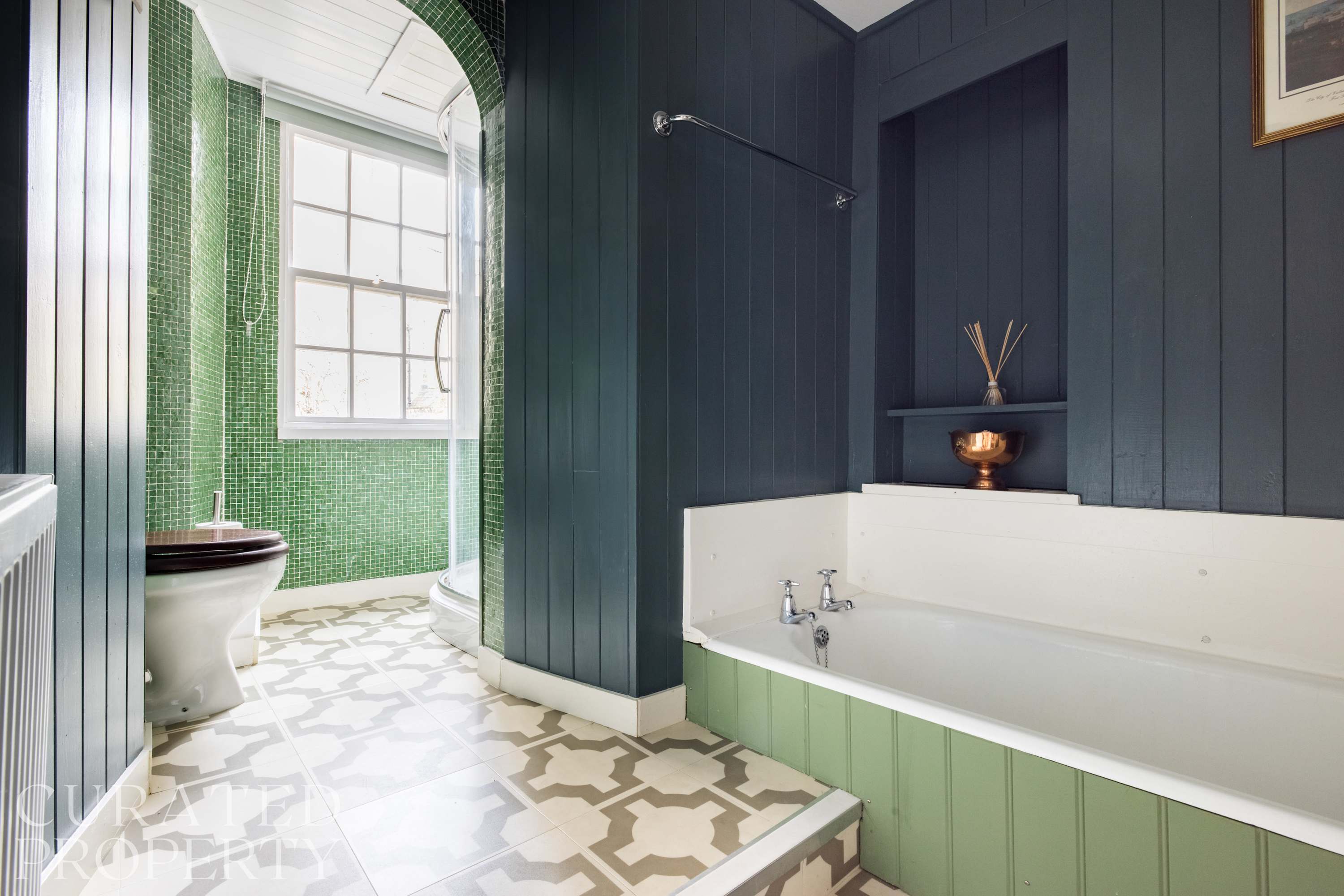 Spacious & Homely Georgian Town House Central Bath in 4 Pierrepont Place BA1 1JX - Property image 32 - VivreStays