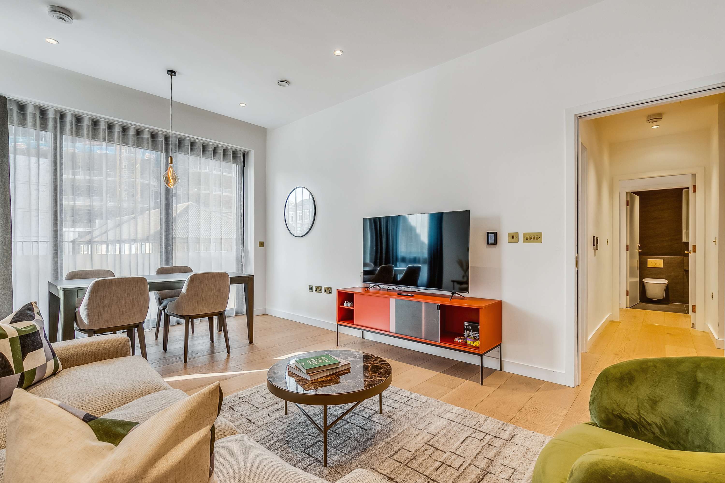 The London Nest: Cozy & Modern 2BR