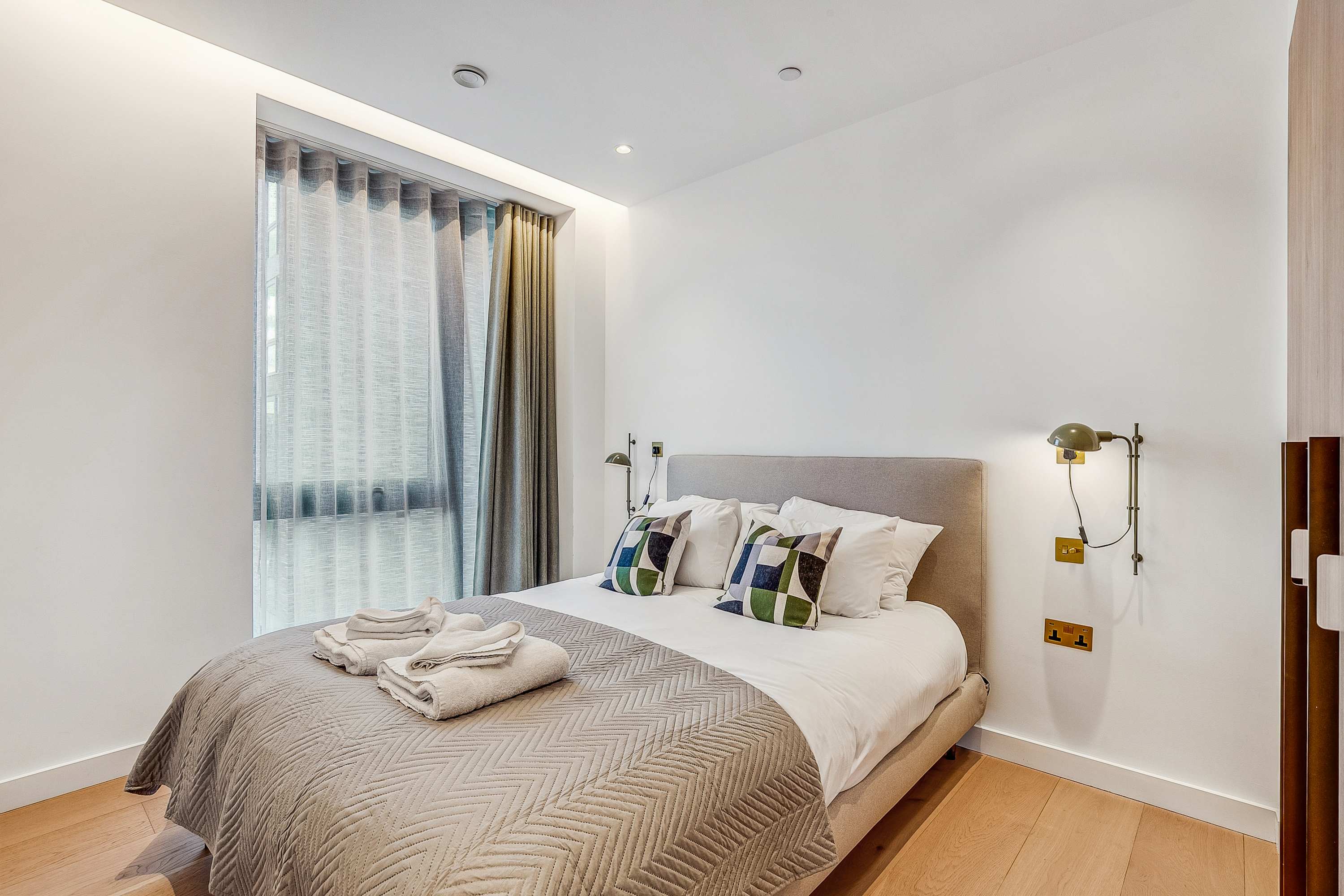 Glamorous London: Stylish 3-Bedroom City Retreat
