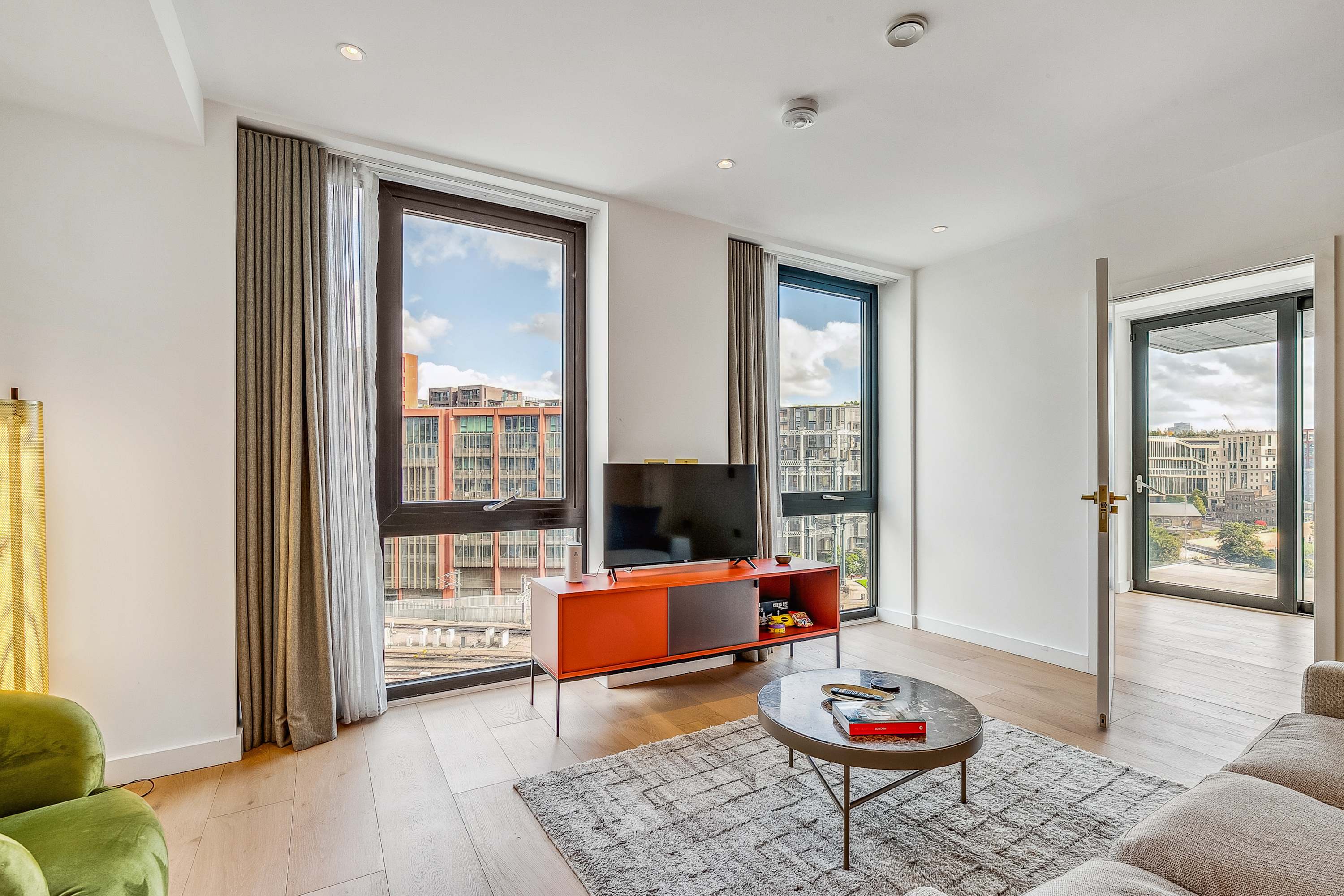 Glamorous London: Stylish 3-Bedroom City Retreat