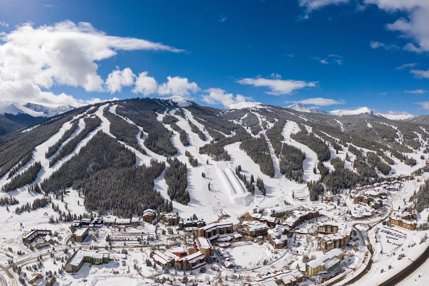 Ski Vacation Townhouse w Fireplace Mtn Views