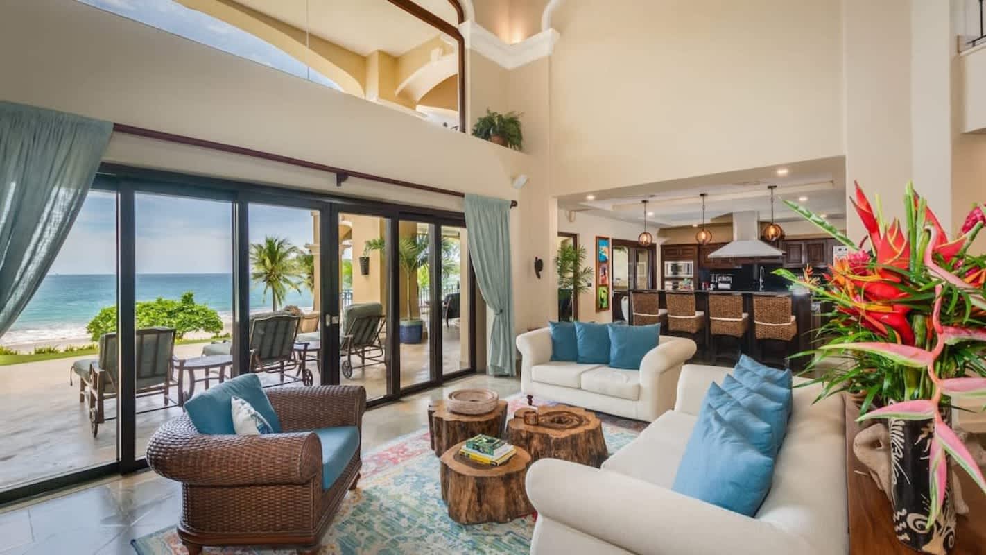 Stunning Luxury Mansion in Playa Flamingo with Six Bedrooms and Beachfront Access β Playa Flamingo, Guanacaste β vacation rental