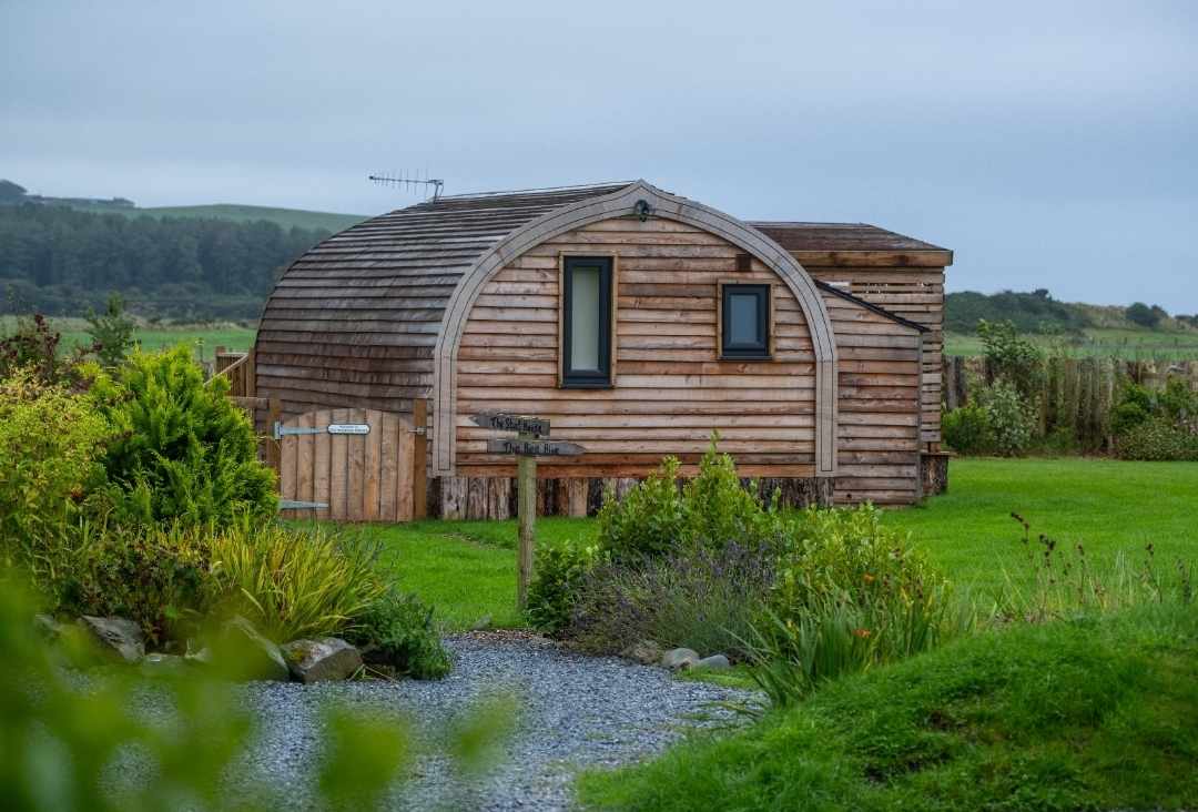 Family Glamping pod with Garden and Hot Tub-The Hedgehogs Hideout - Picture 1