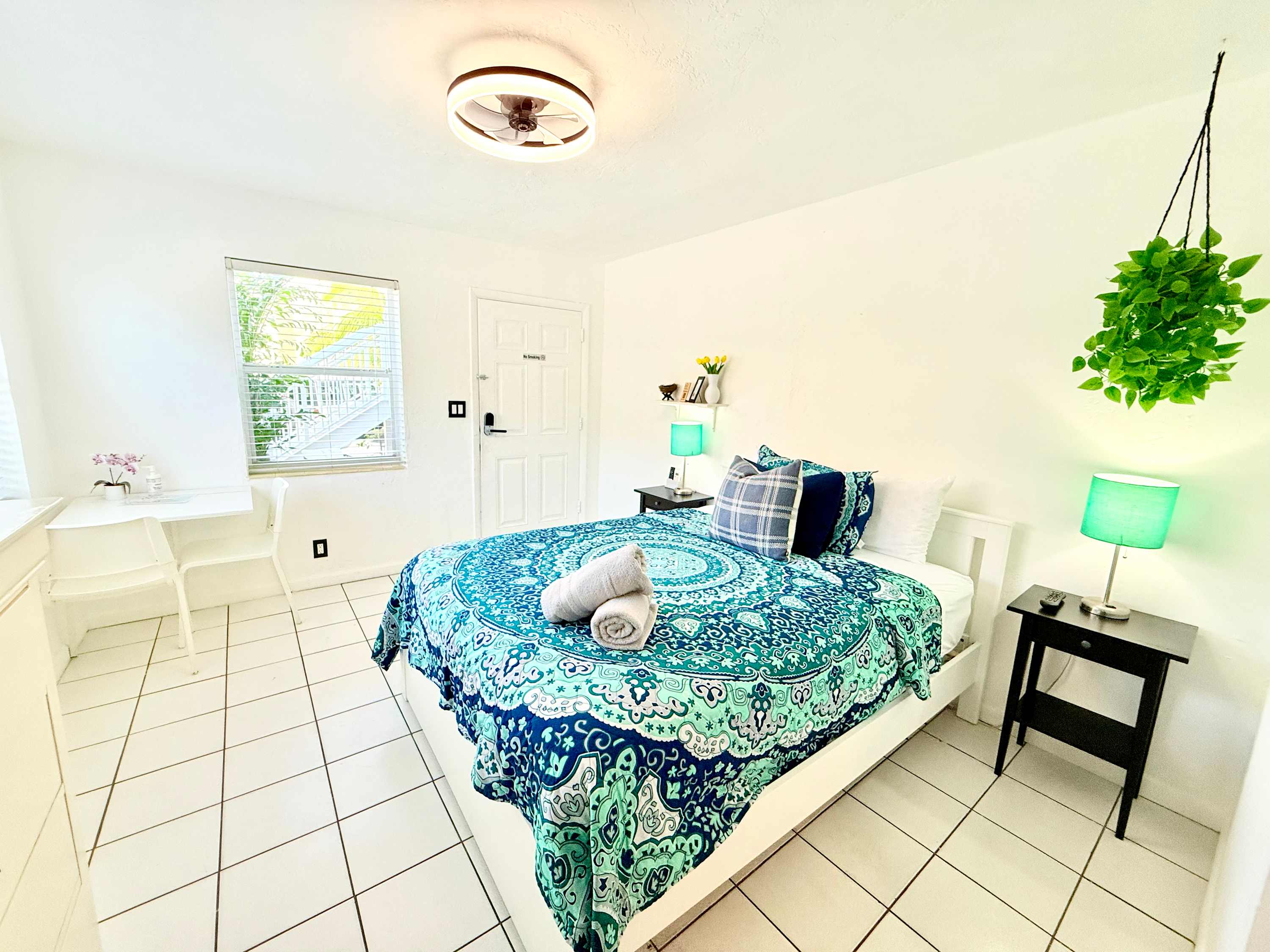 Hollywood Boardwalk Studio Fully Equipped Kitchen