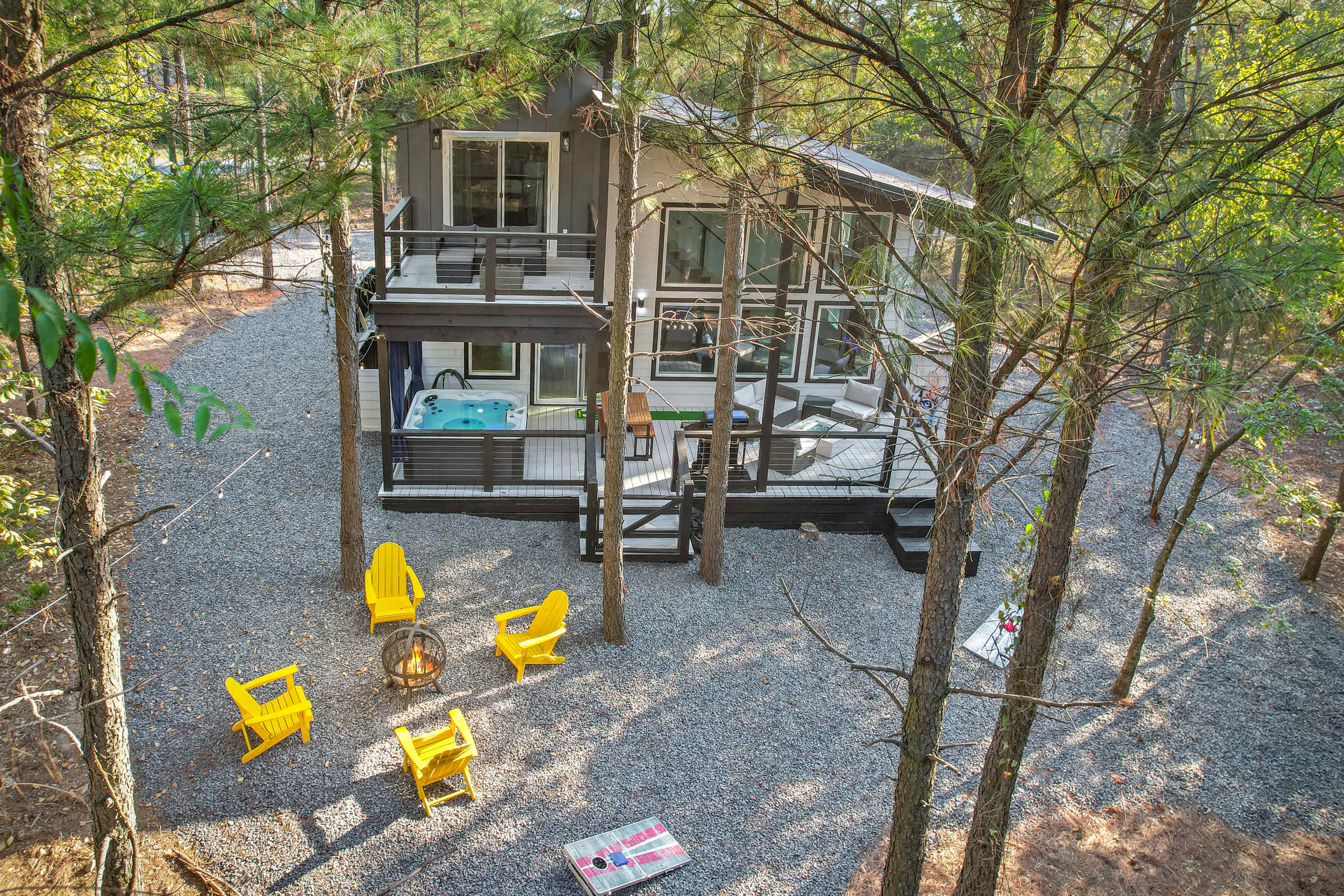 NEW! Fully maxed out cabin w/ treehouse, spa & more