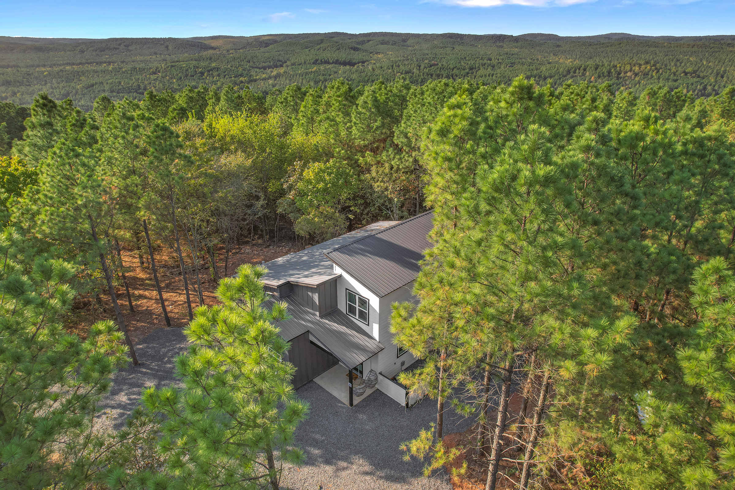 NEW! Fully maxed out cabin w/ treehouse, spa & more