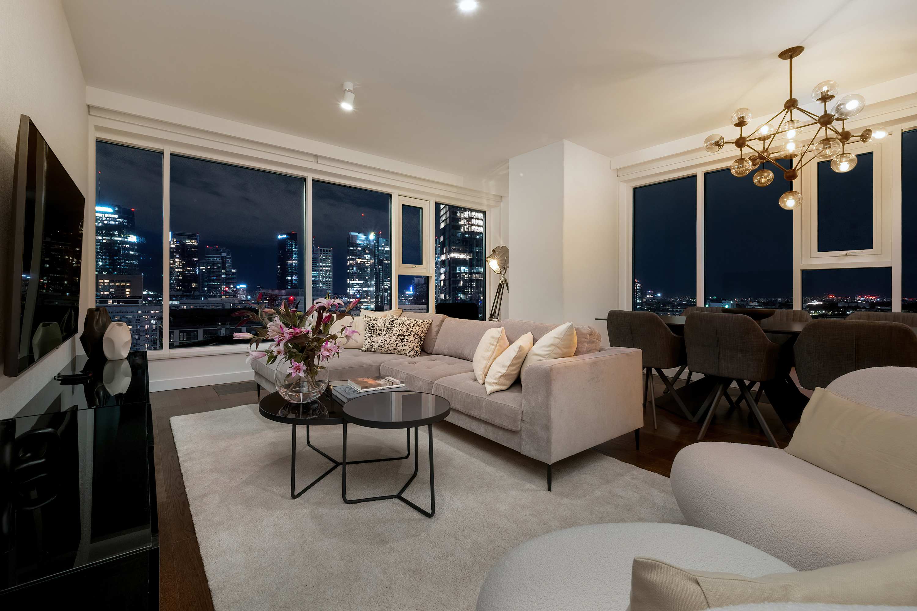 Unique Tower B1902 | Prestige Apartment | Parking — Warszawa, Województwo mazowieckie — vacation rental