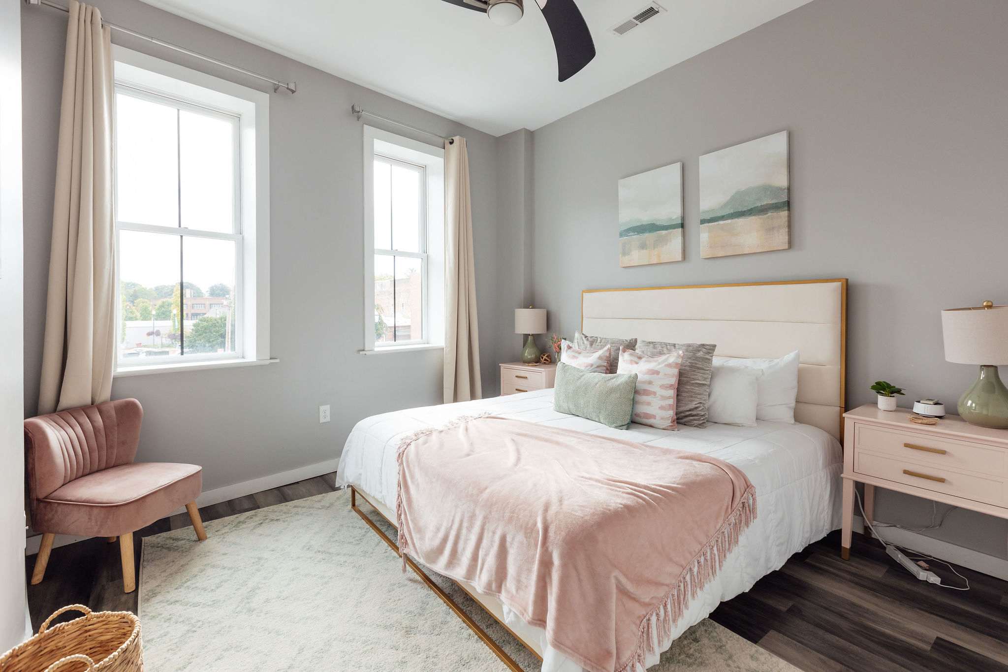 Vibrant Downtown Access And Cozy Interior - Charming Urban Retreat - Johnson City