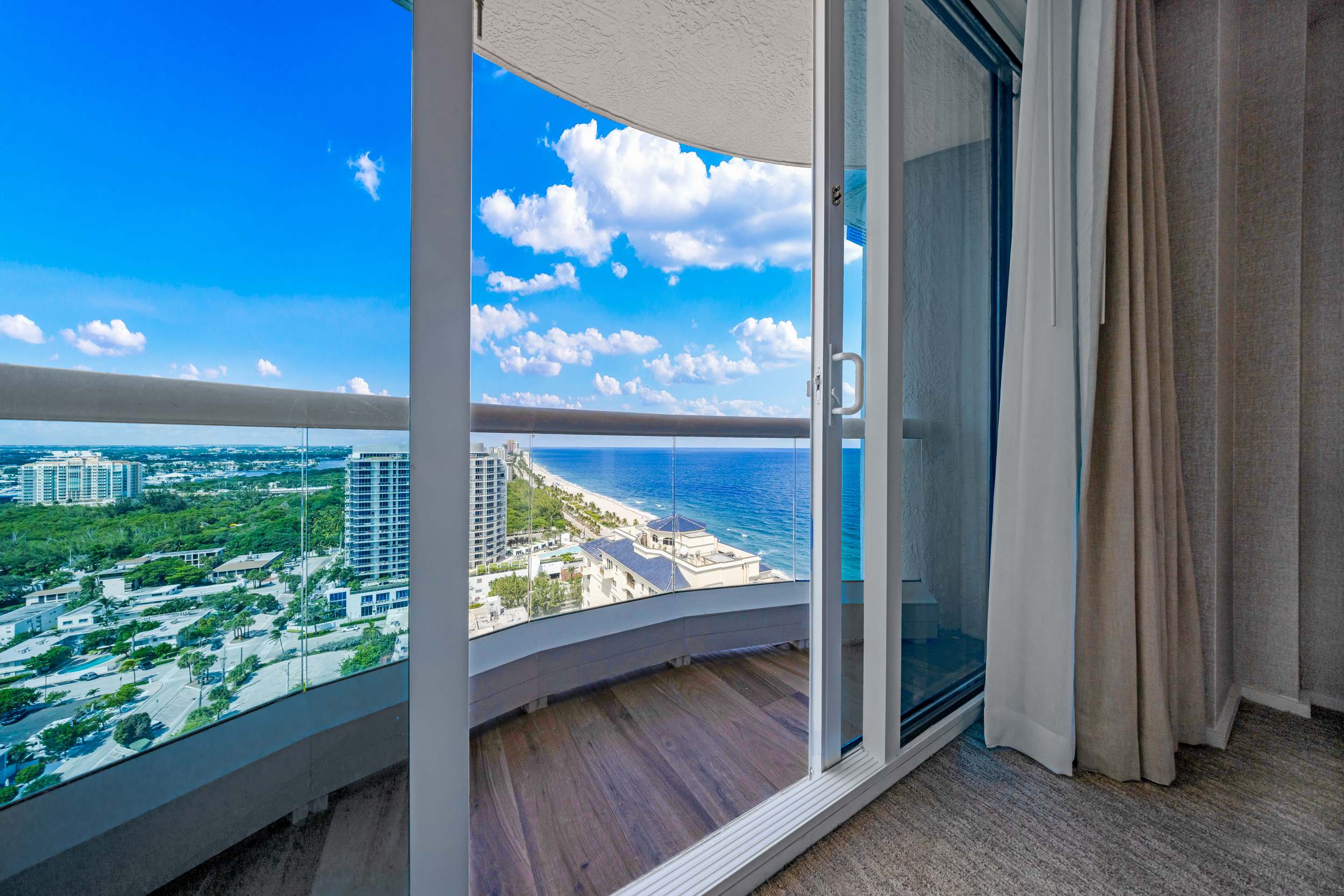 Holiday Waves: Oceanview Charm at Central Beach