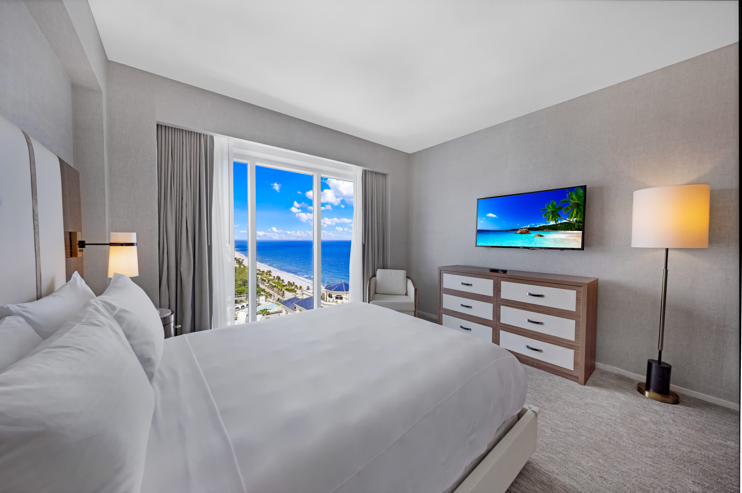 Holiday Waves: Oceanview Charm at Central Beach