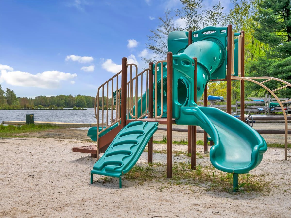 Emerald Pines Cabin | Lake Access | Hot Tub