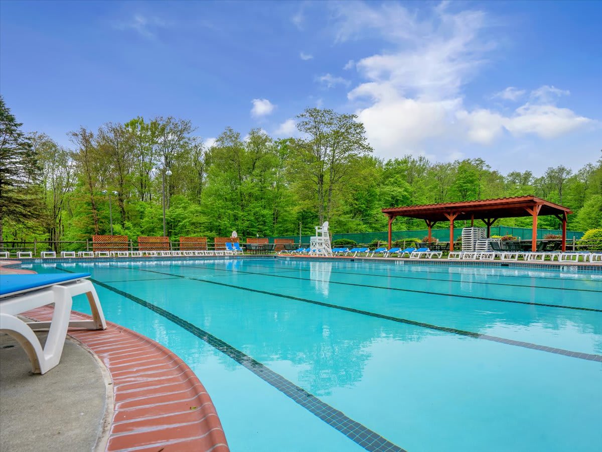 Emerald Pines Cabin | Lake Access | Hot Tub