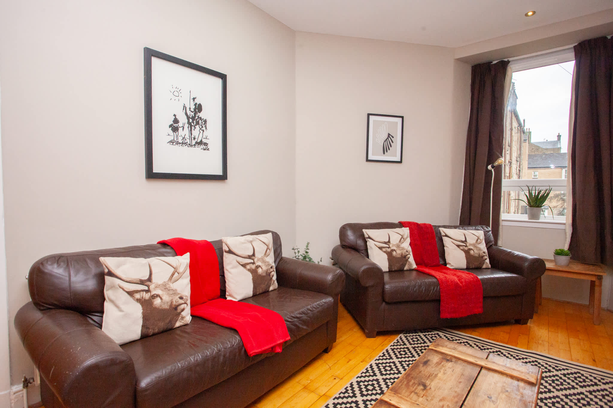 View Bright Flat Near Glasgow City Center in 51 Rose Street G3 6SF Bright Flat Near Glasgow City Center in 51 Rose Street G3 6SF - Property image 5 - VivreStays
