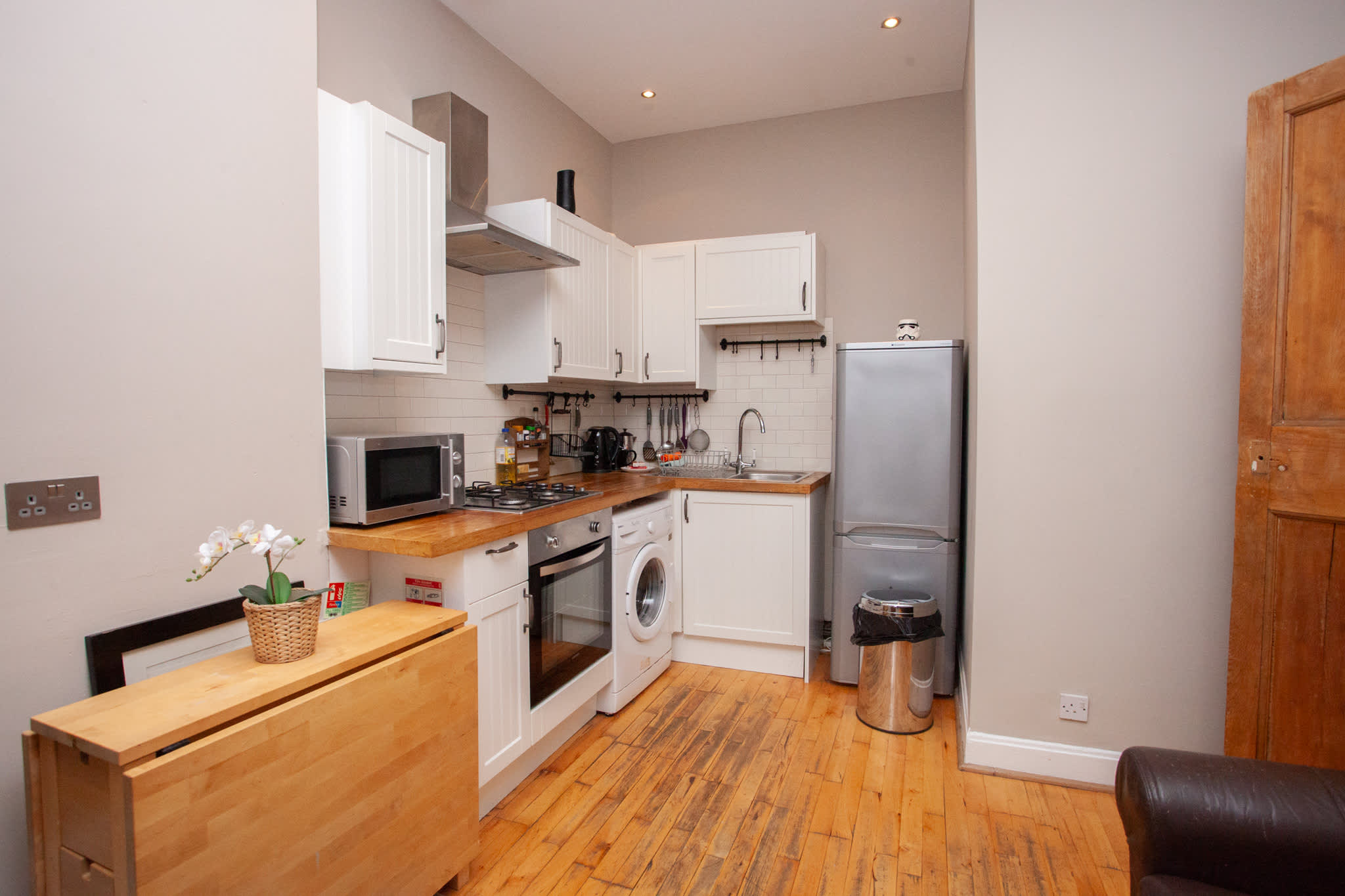 View Bright Flat Near Glasgow City Center in 51 Rose Street G3 6SF Bright Flat Near Glasgow City Center in 51 Rose Street G3 6SF - Property image 7 - VivreStays
