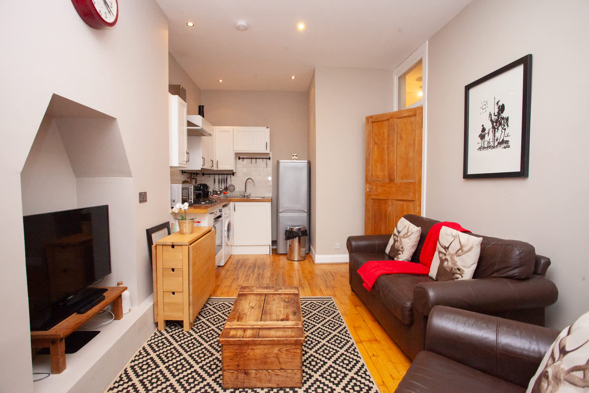 View Bright Flat Near Glasgow City Center in 51 Rose Street G3 6SF Bright Flat Near Glasgow City Center in 51 Rose Street G3 6SF - Property image 6 - VivreStays