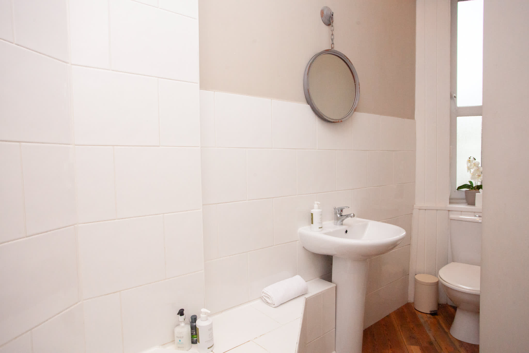 View Bright Flat Near Glasgow City Center in 51 Rose Street G3 6SF Bright Flat Near Glasgow City Center in 51 Rose Street G3 6SF - Property image 10 - VivreStays