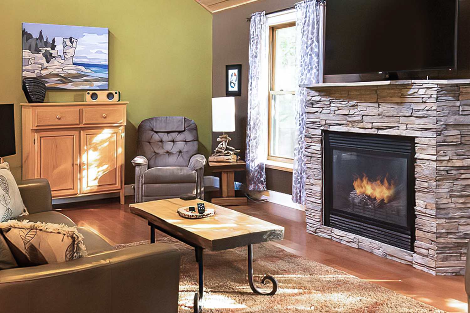 Charming 2BR Forest Cabin Little Tub Harbour