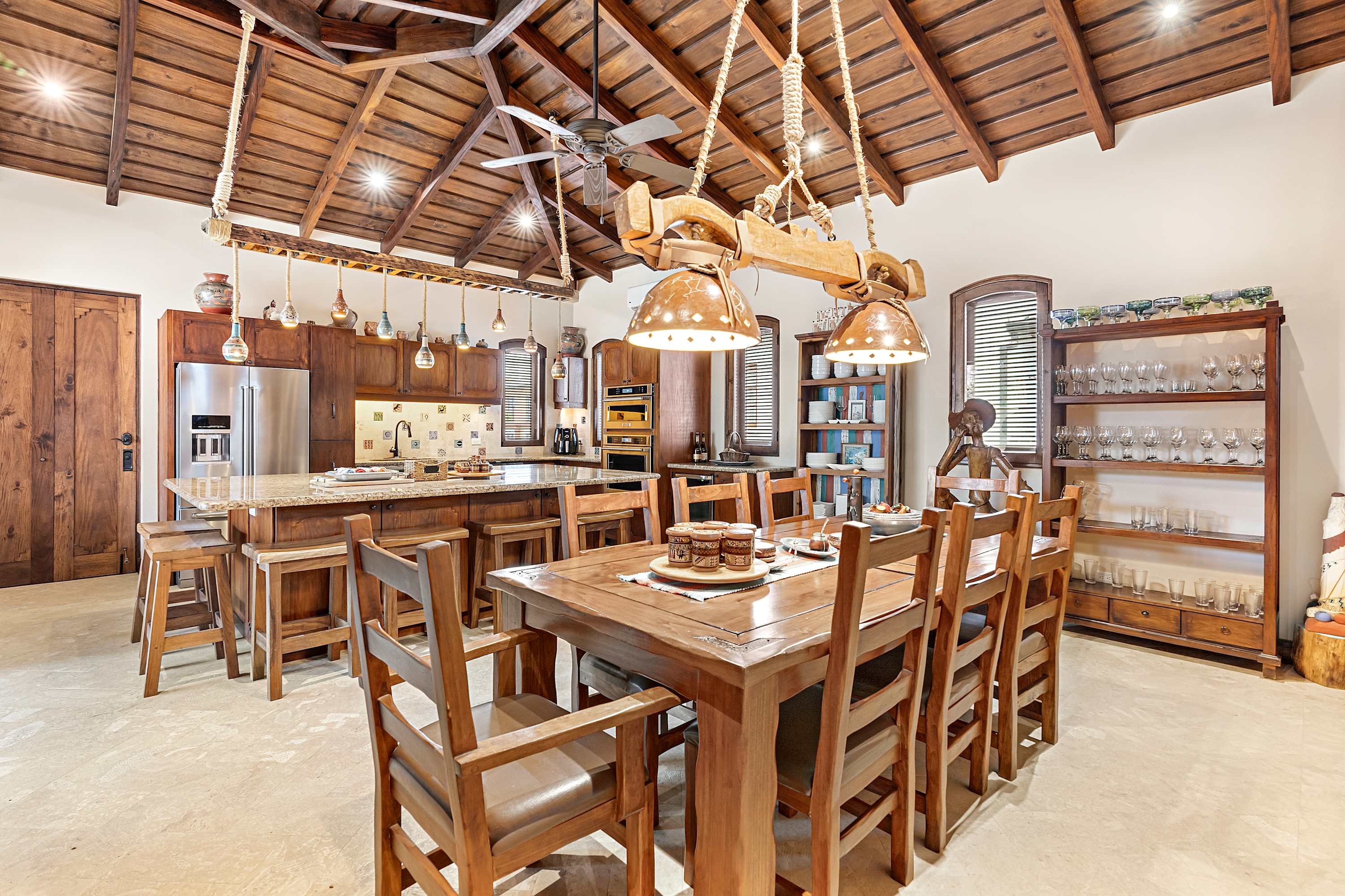 Plunge Pool Courtyard, 3-Min Beach Walk & Trails