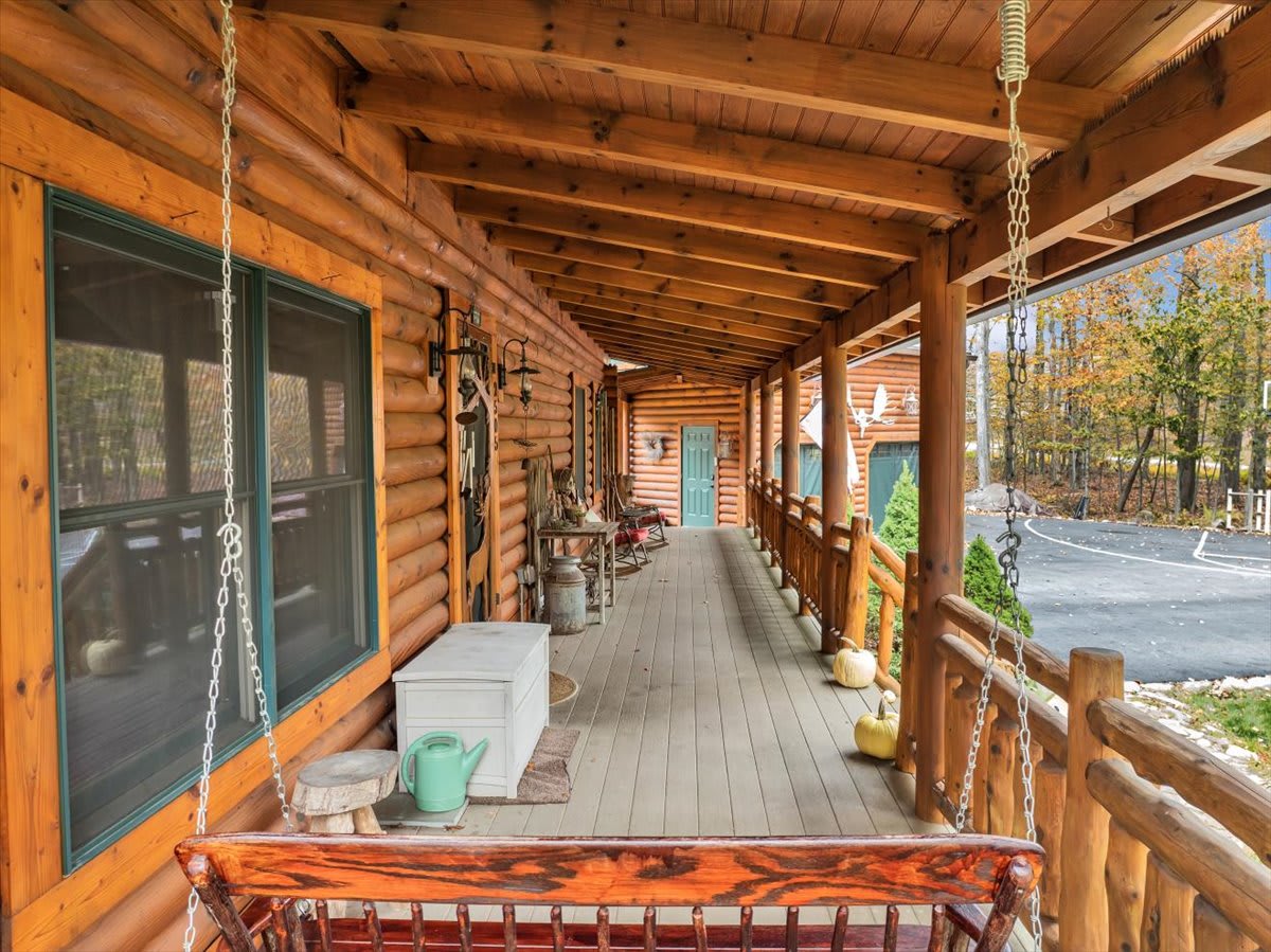Pocono Log Cabin |Gold Star Community |