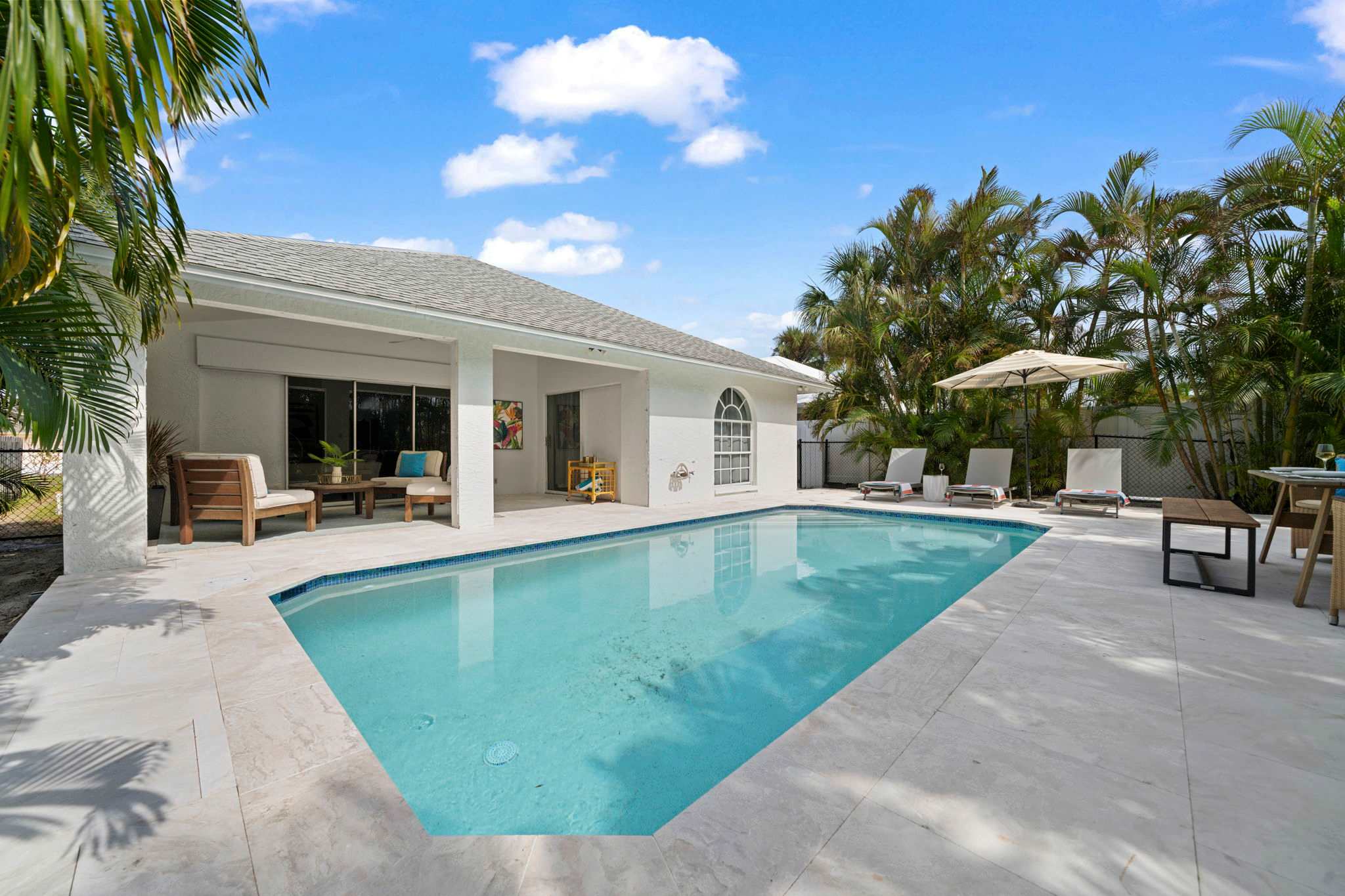 594 Sandy Shore Château w Heated Pool | Walk2Beach — Naples, FL — vacation rental
