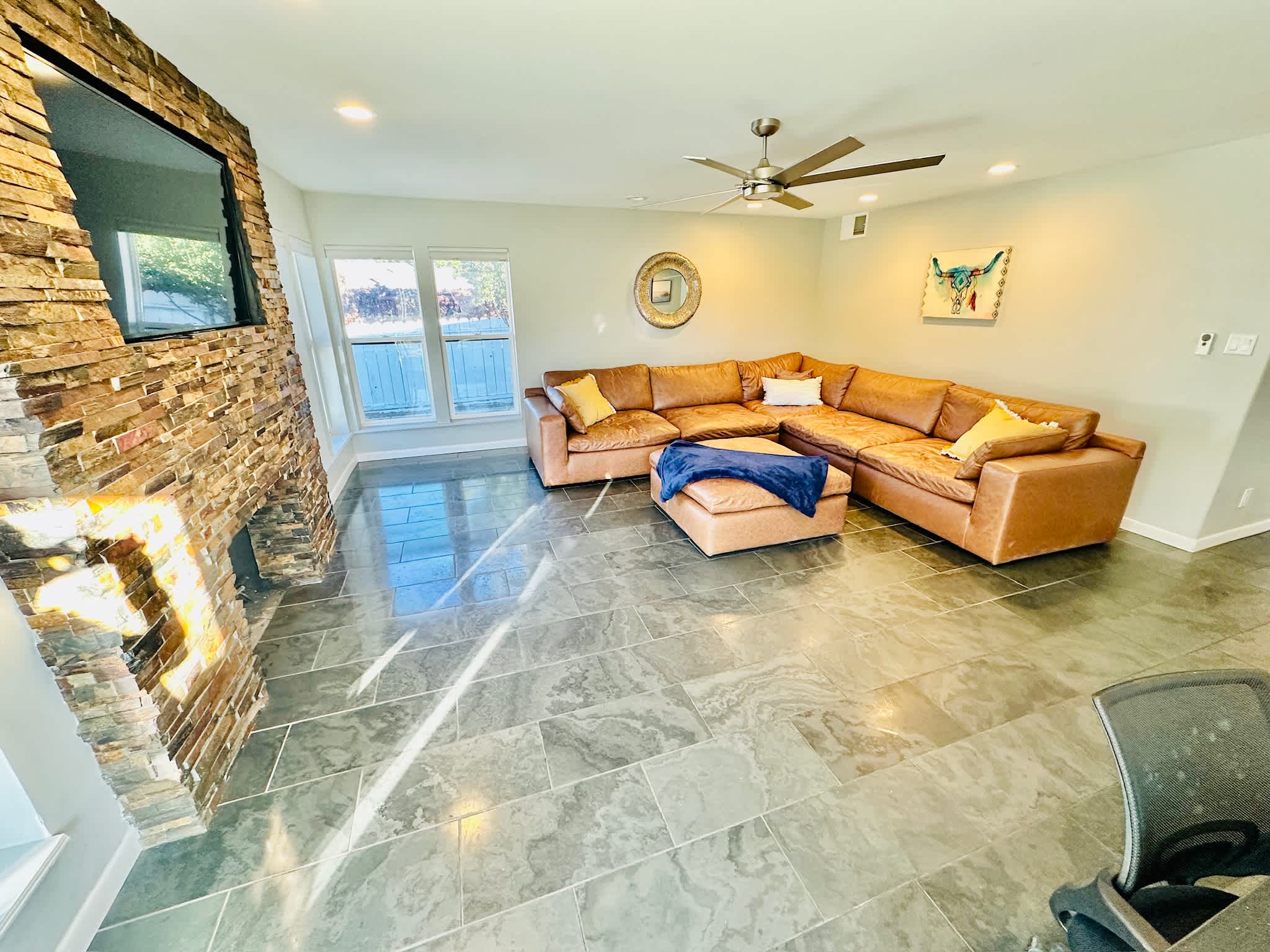 Triplex/10TVs/6Bedrooms/Sleeps23 โ Reno, NV โ vacation rental