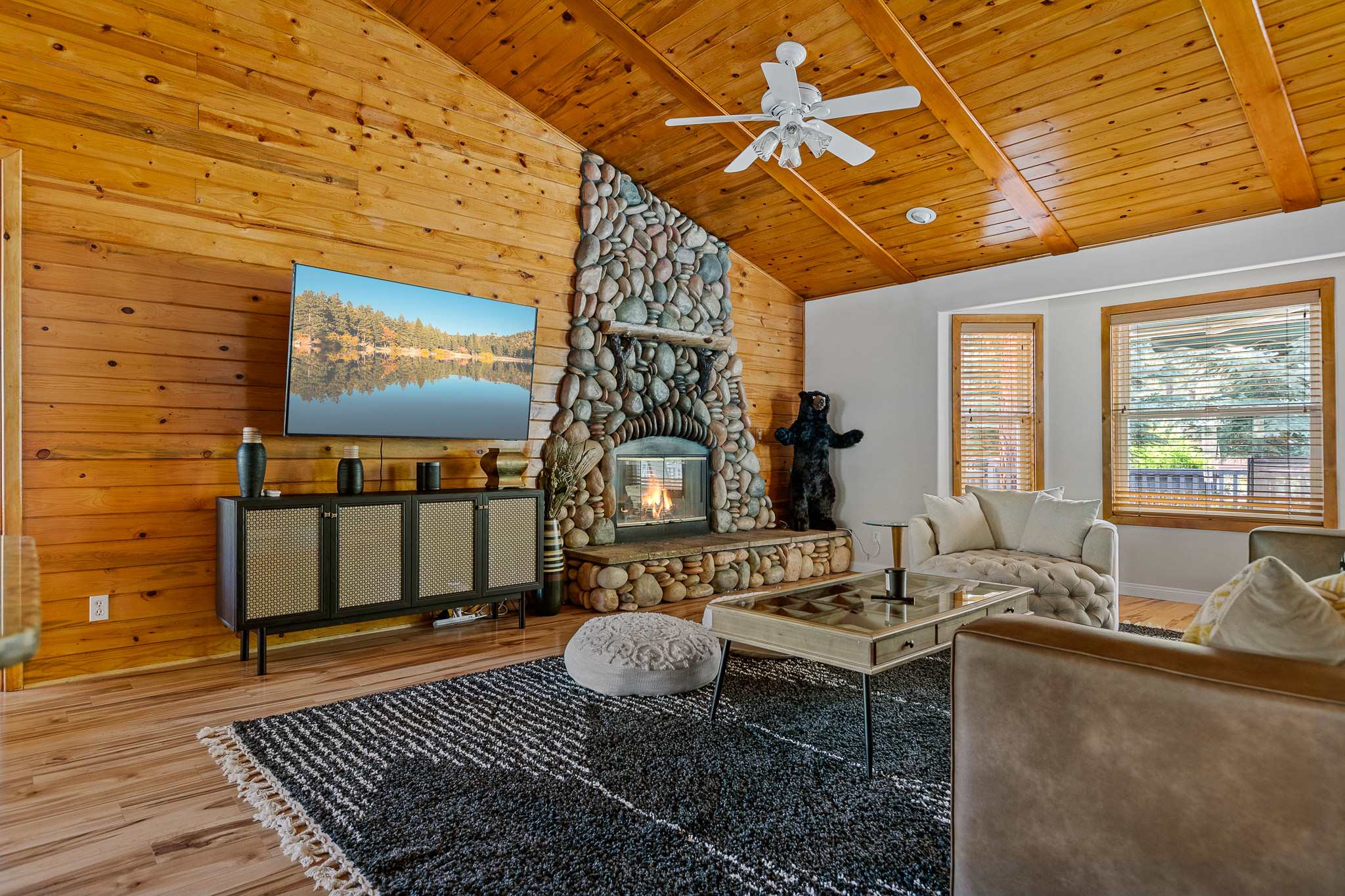 Luxury Mountain Retreat with Hot Tub Big Bear Lake