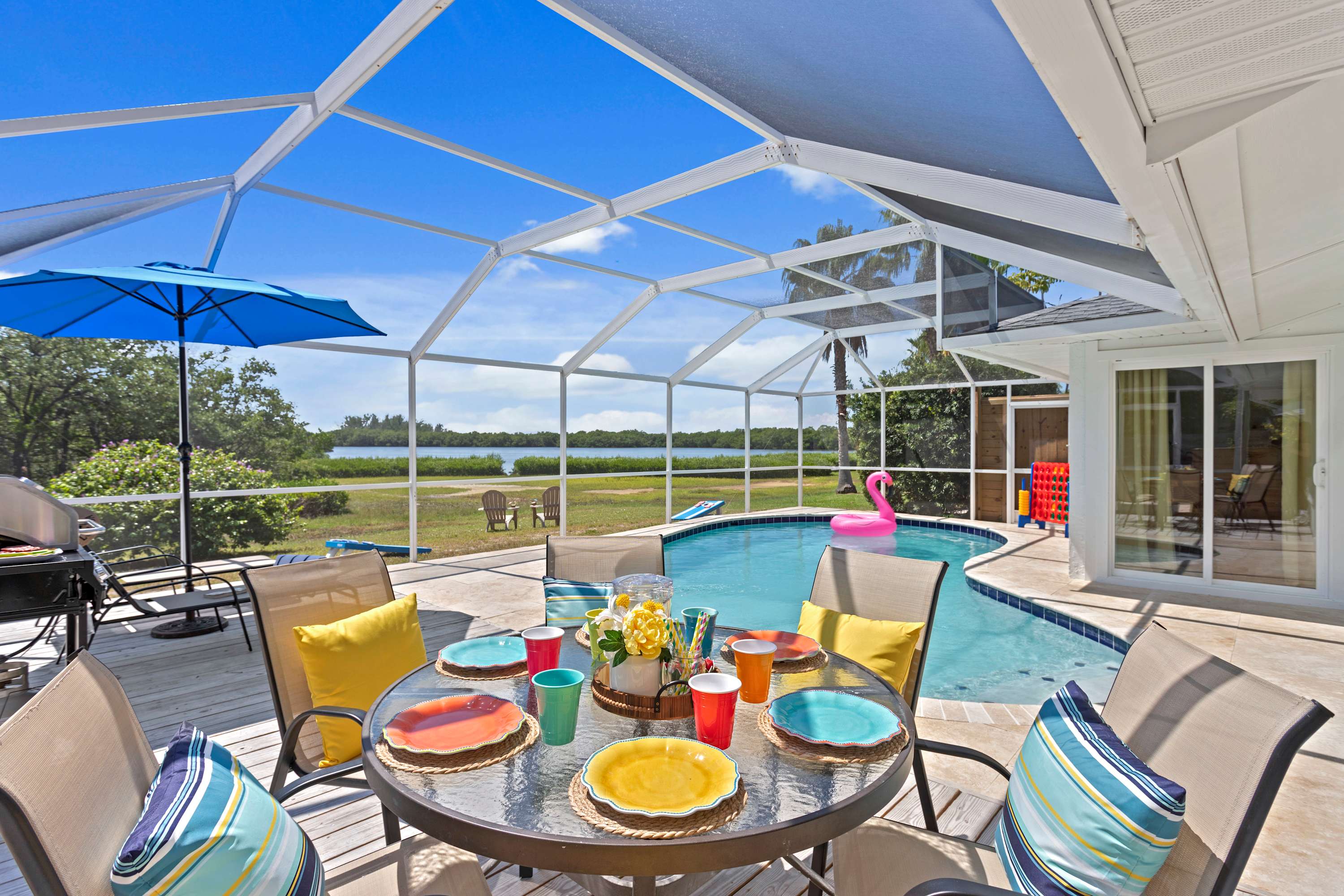 Amazing Heated Pool w/ Bay Views! 7 min to Beach — Bradenton, FL — vacation rental