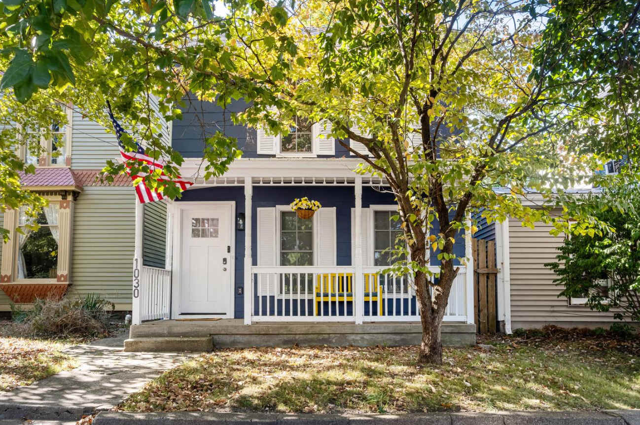 Charming Home in Historic Downtown Shelbyville - Picture 1