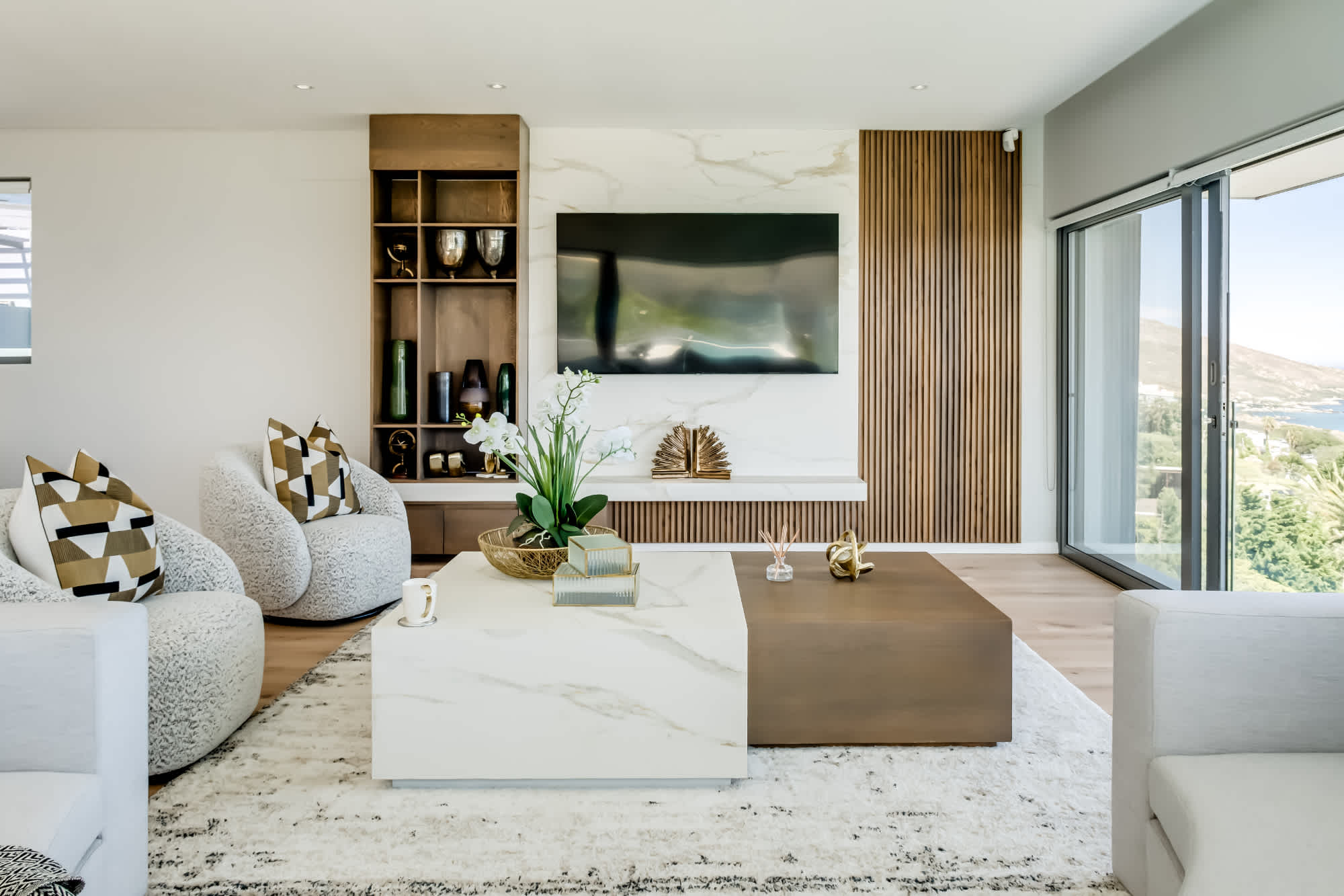 Amazing Views and Holiday living at Khalanga Penthouse 8