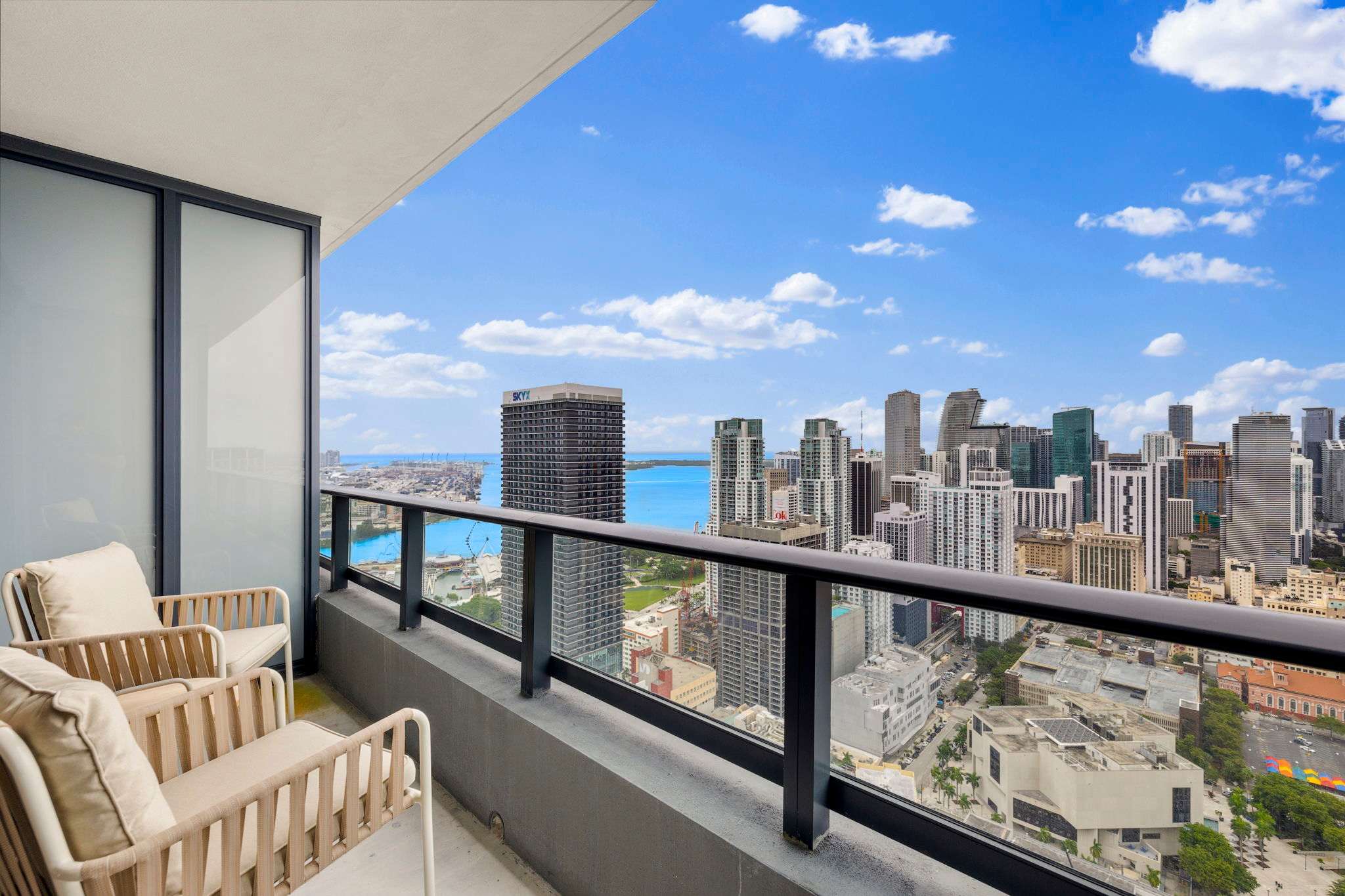 Panoramic City Views! Studio in Downtown Miami - Foto 1