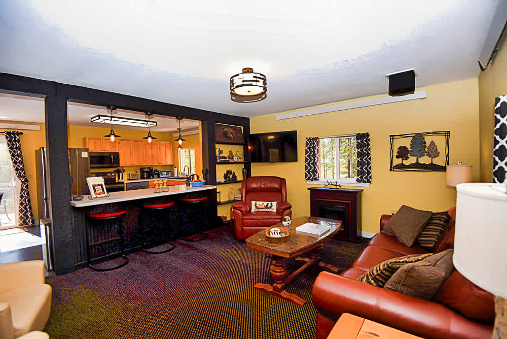 New Listing 3bd "Woodsy Vibe" in Leadville — Leadville, CO — vacation rental