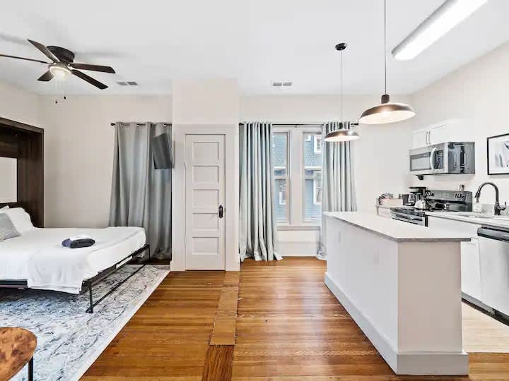 Cleveland Studio Retreat - Step to Clinic — Cleveland, OH — vacation rental