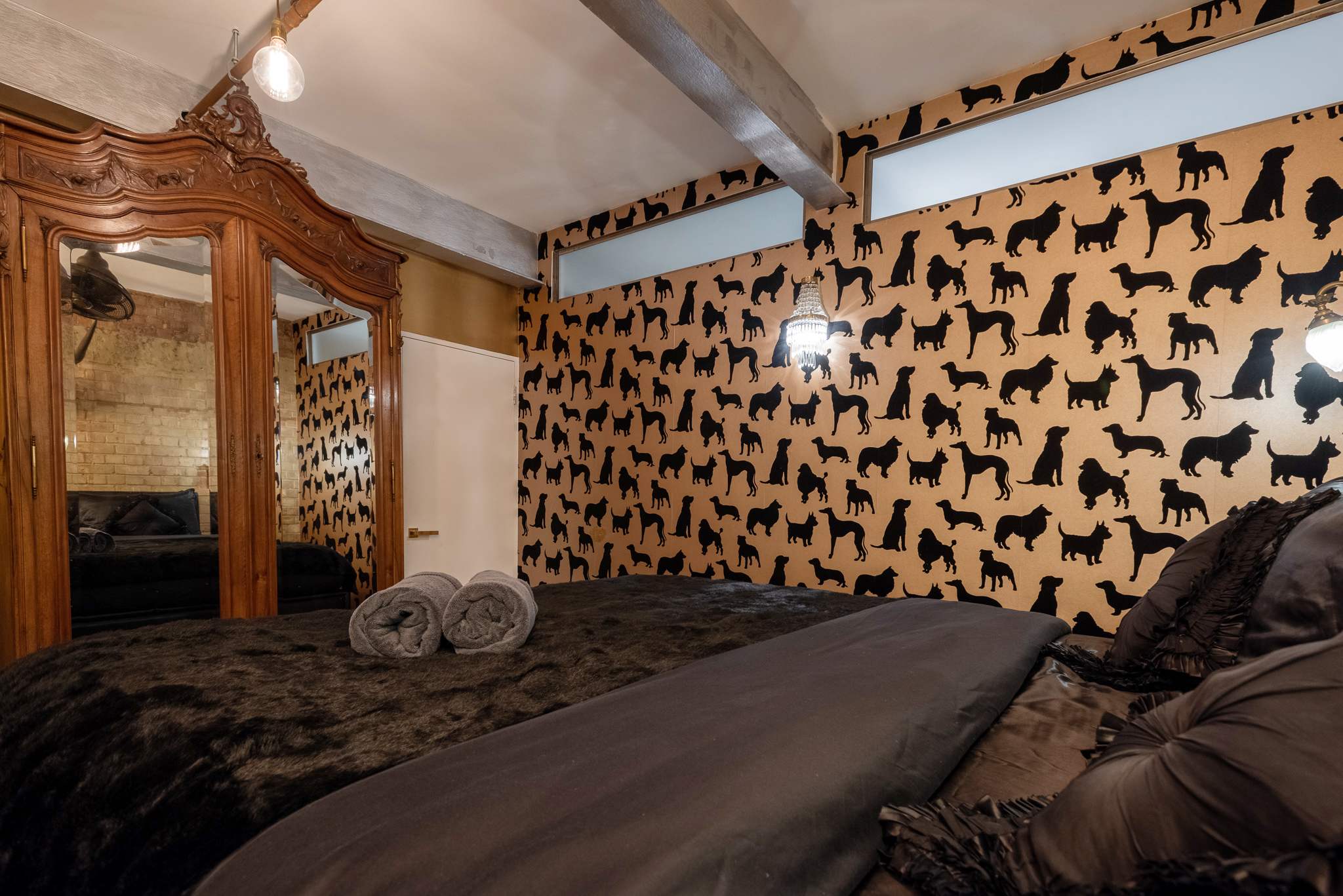 View Luxurious Loft Central Soho - 3 Bedrooms & Office! in 10 Richmond Mews W1D 3DD Luxurious Loft Central Soho - 3 Bedrooms & Office! in 10 Richmond Mews W1D 3DD - Property image 55 - VivreStays