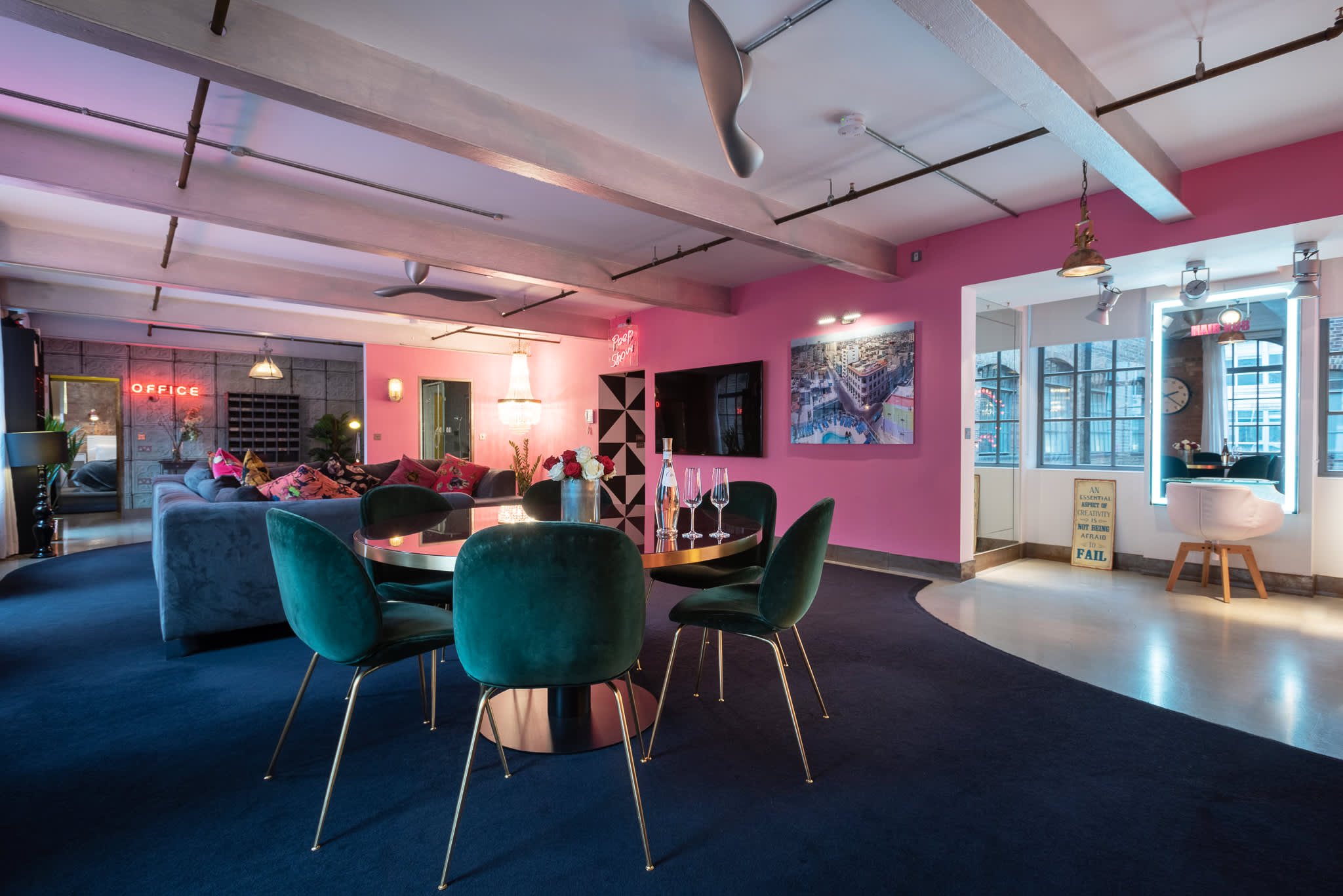 View Luxurious Loft Central Soho - 3 Bedrooms & Office! in 10 Richmond Mews W1D 3DD Luxurious Loft Central Soho - 3 Bedrooms & Office! in 10 Richmond Mews W1D 3DD - Property image 47 - VivreStays