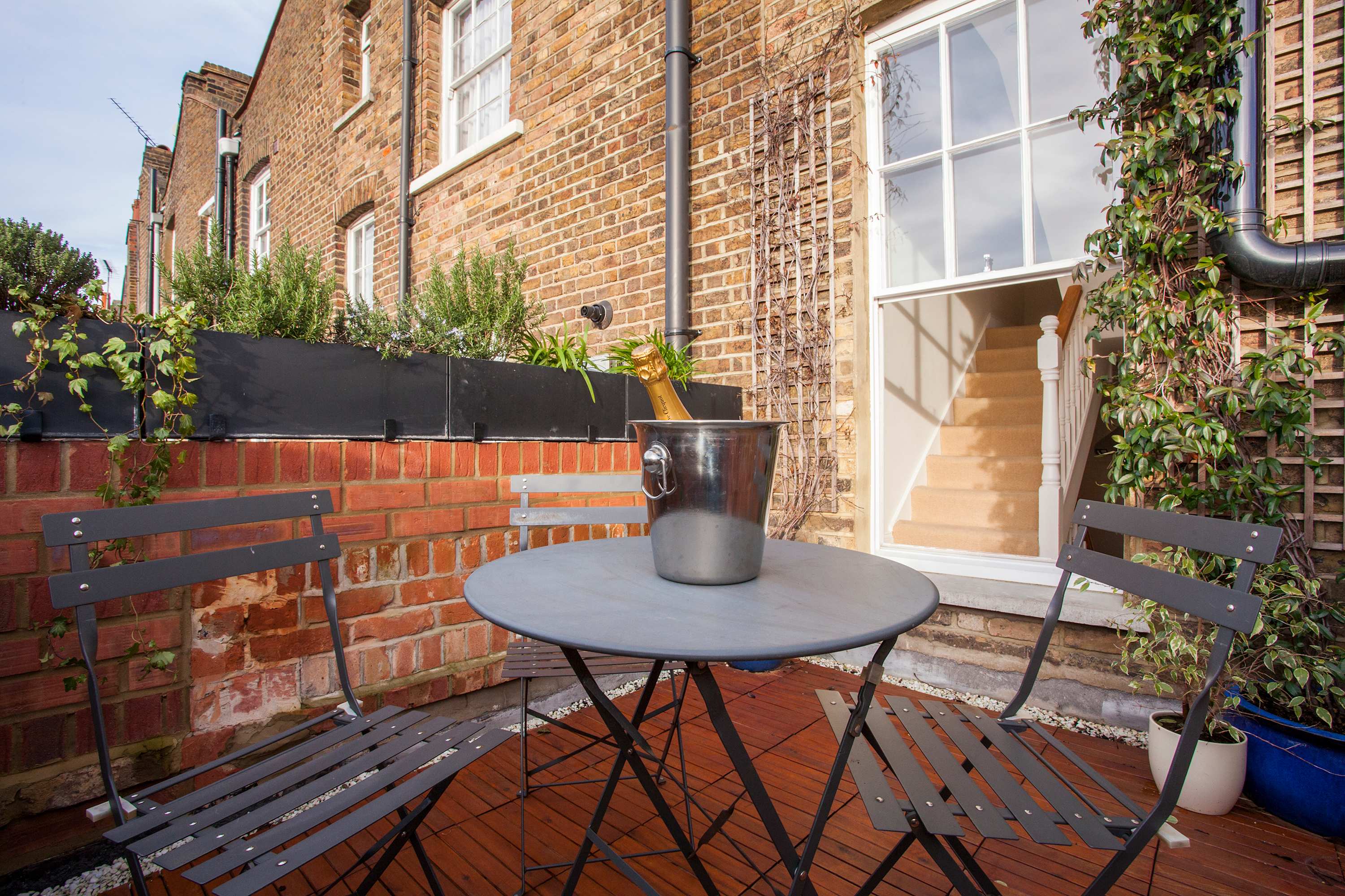 Luxury Marylebone 2-Bed Duplex with Terrace in 105B Lisson Grove NW1 6UP - Property image 39 - VivreStays