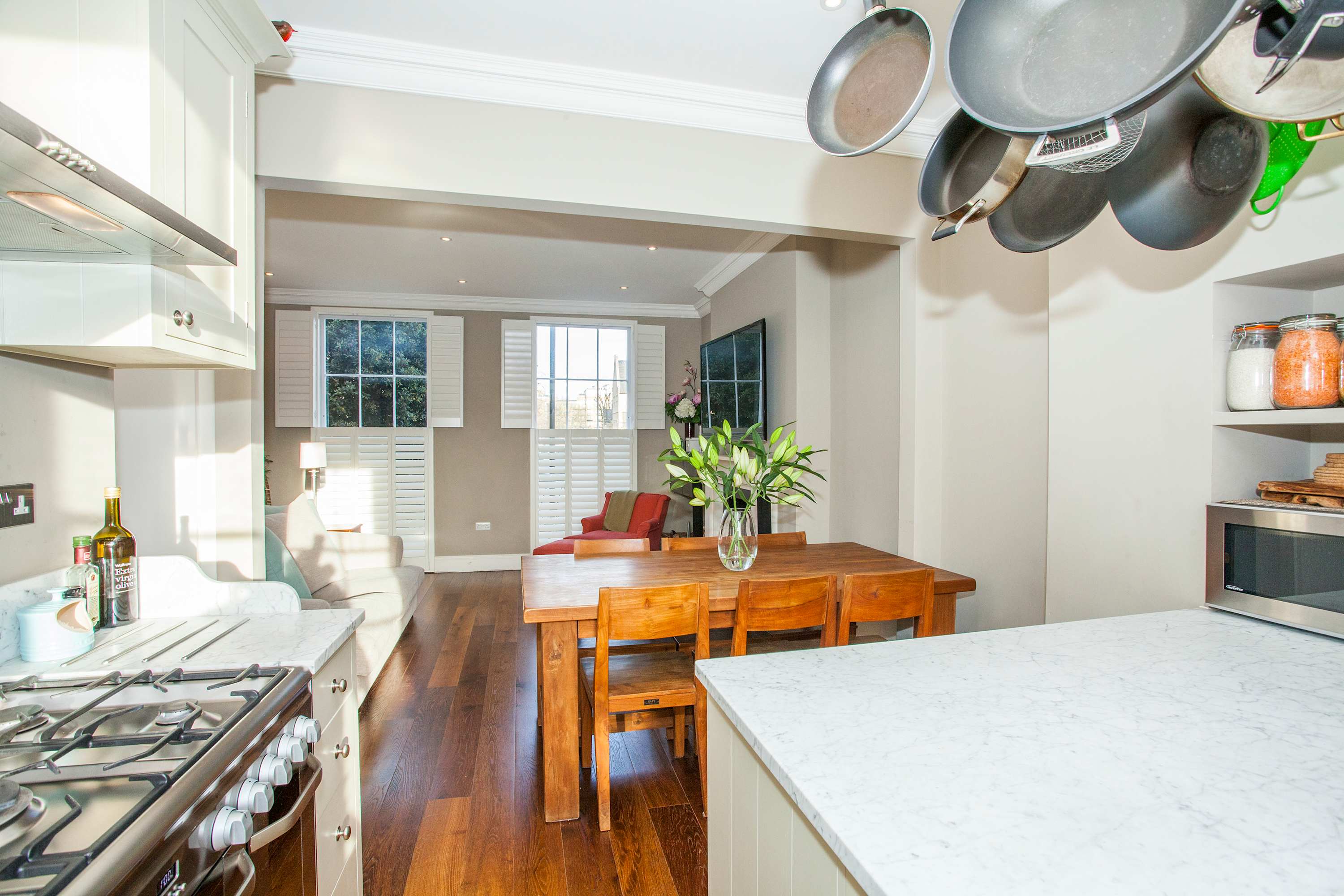 Luxury Marylebone 2-Bed Duplex with Terrace in 105B Lisson Grove NW1 6UP - Property image 34 - VivreStays