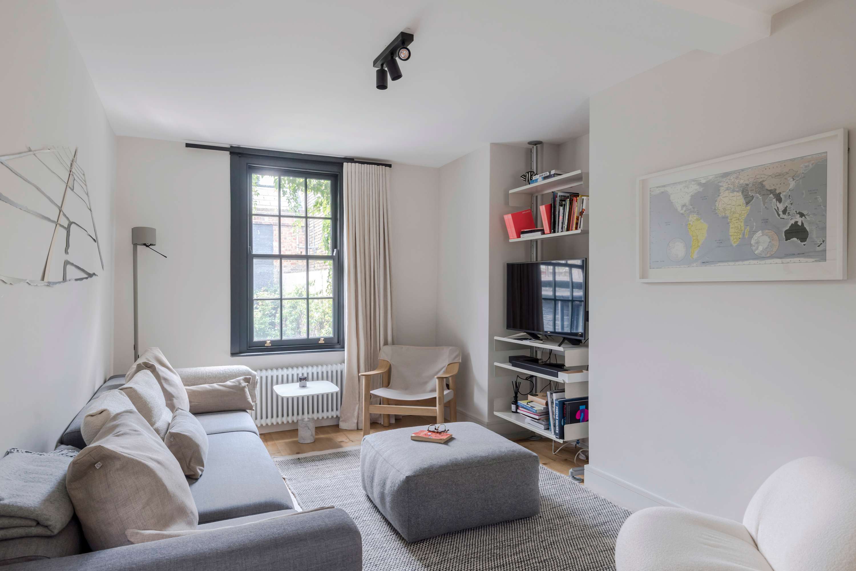 Stylish IslingtonTownhouse with Terrace & Garden in 12 Islington Park Street N1 1PU - Property image 33 - VivreStays