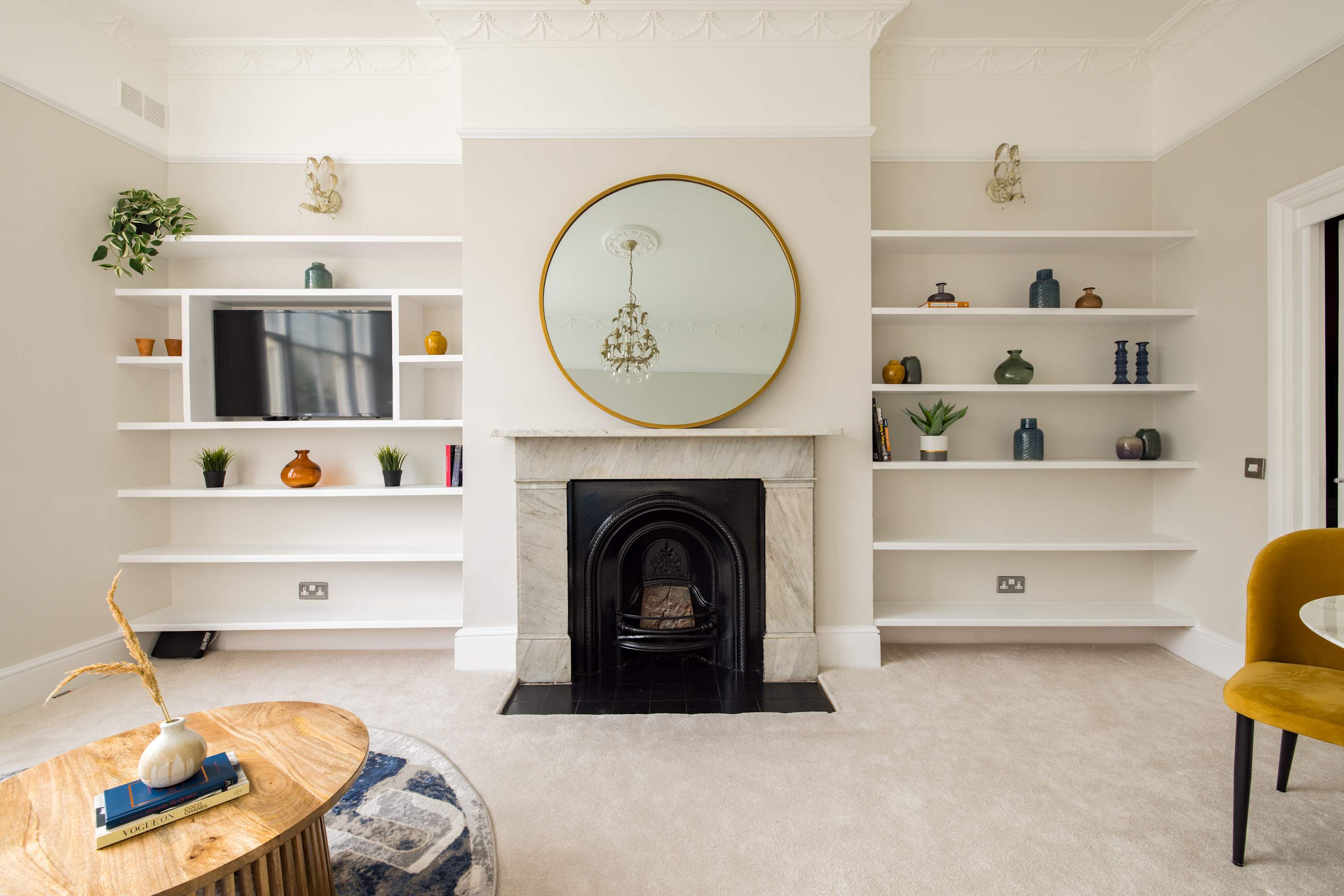 Chic & Light-filled Earls Court Flat near Tube in 49 Eardley Crescent SW5 9JT - Property image 30 - VivreStays