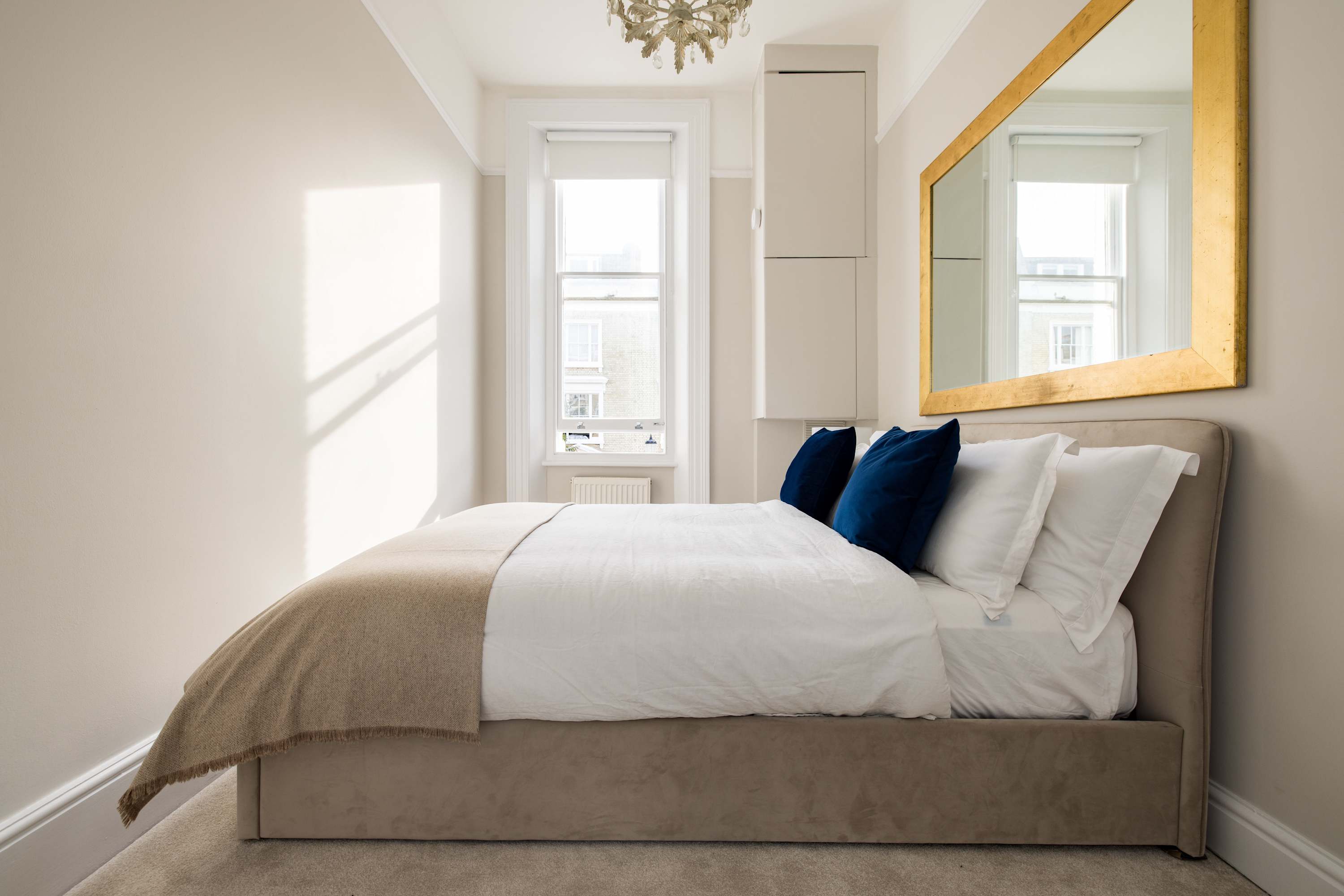 Chic & Light-filled Earls Court Flat near Tube in 49 Eardley Crescent SW5 9JT - Property image 35 - VivreStays