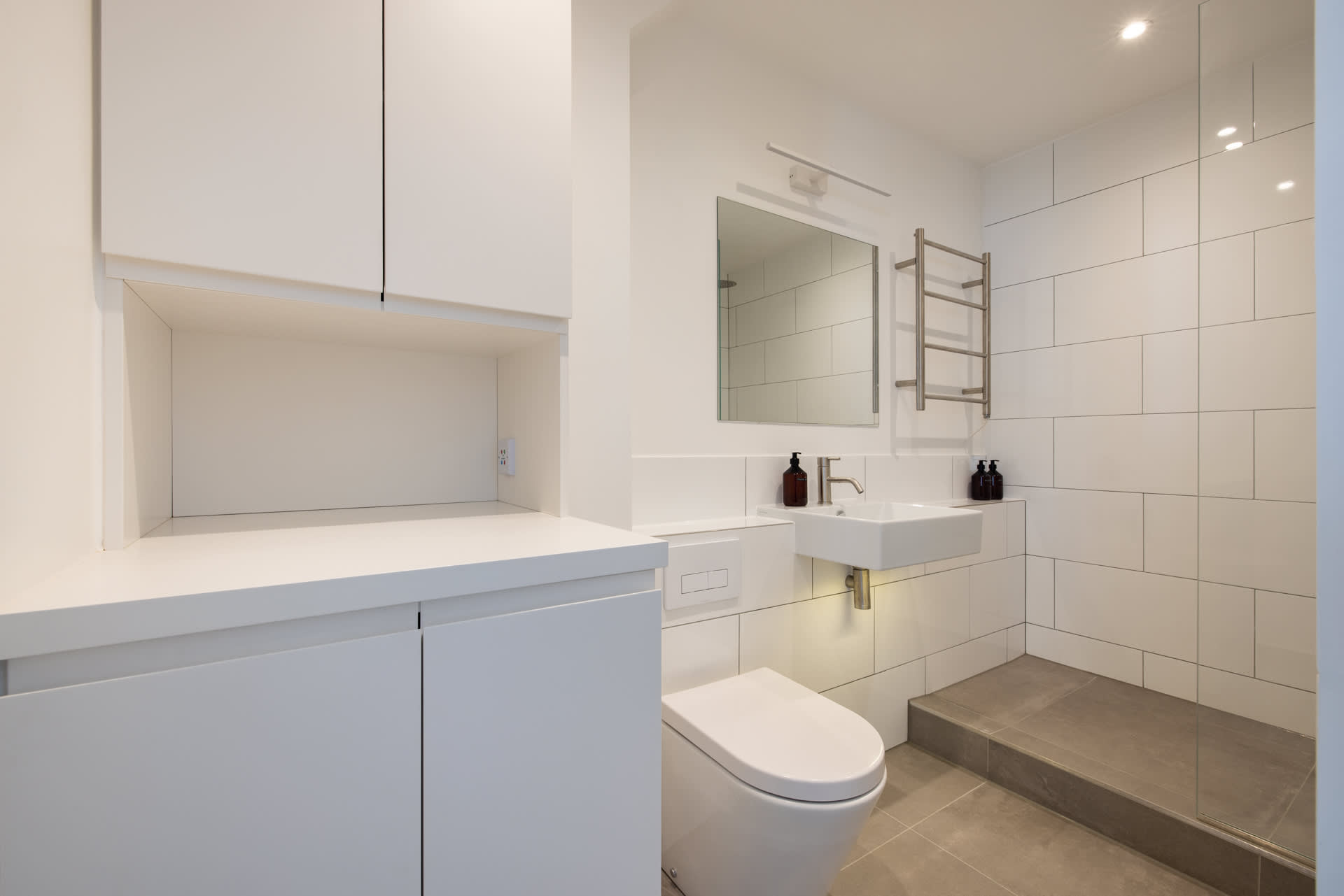 Light-filled Studio with AirCon near Tube in 9 Hogarth Road SW5 0QT - Property image 28 - VivreStays