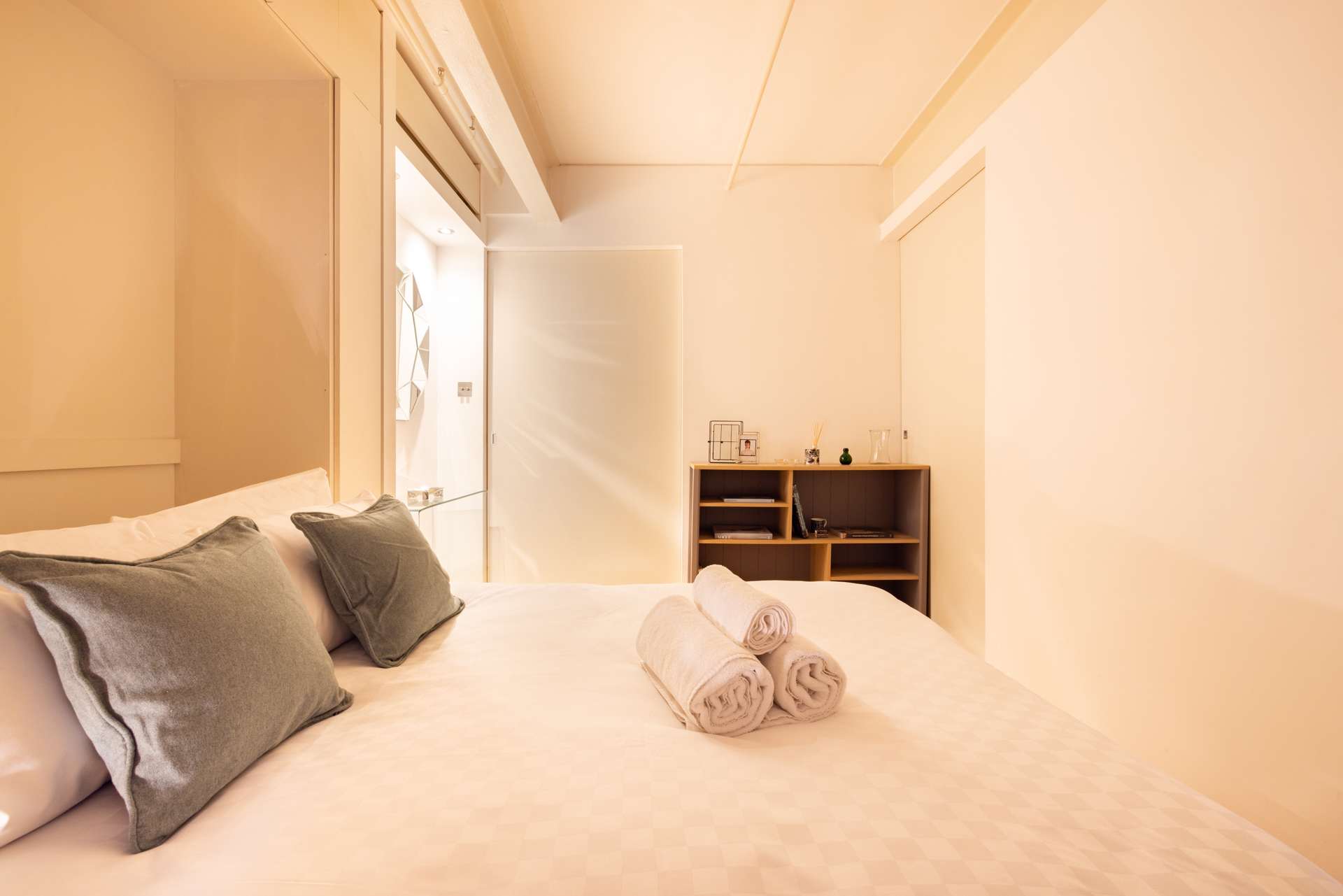 Central Soho Lofts with Lift,  AirCon & Concierge in 10 Richmond Mews W1D 3DD - Property image 29 - VivreStays