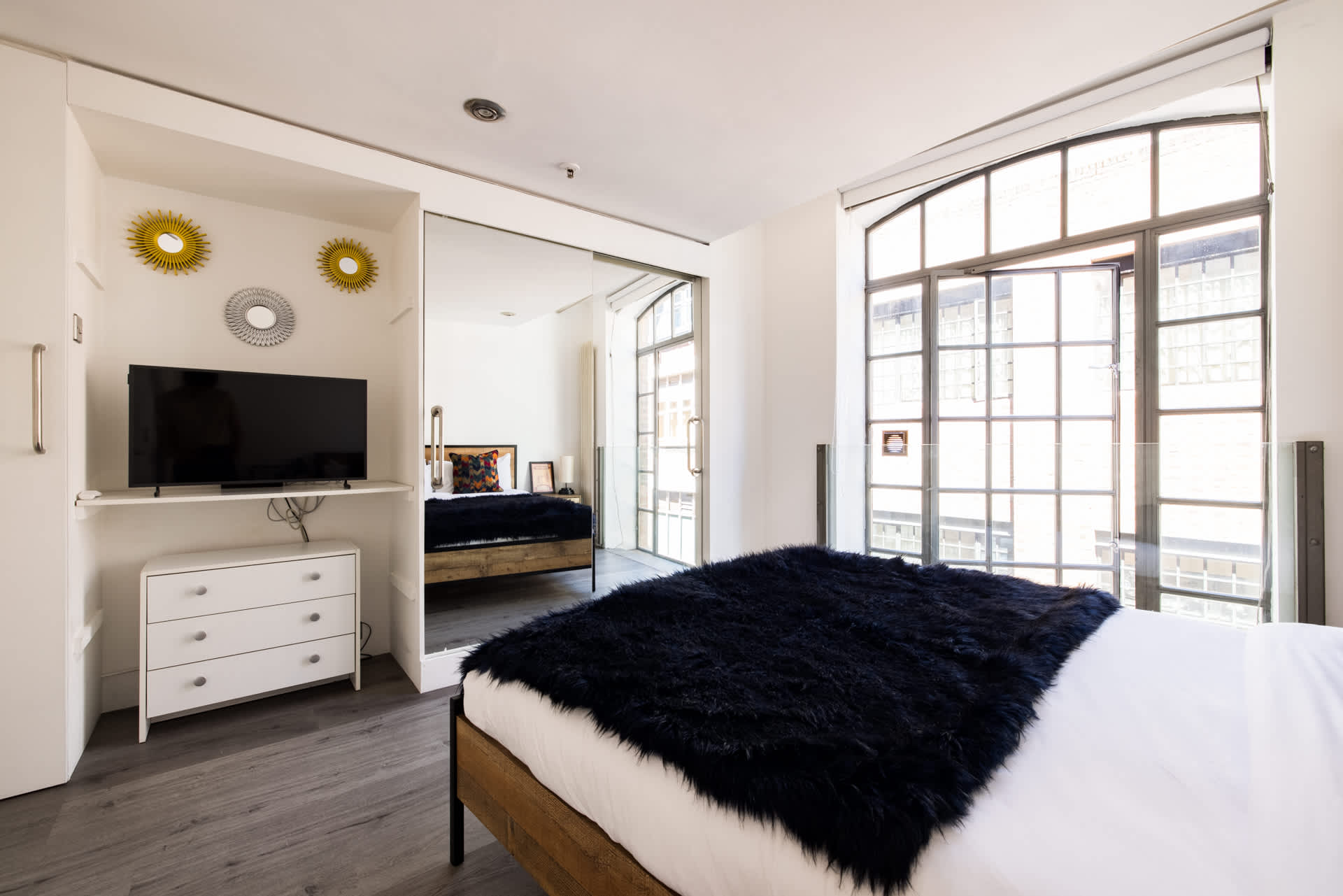 Soho Warehouse Loft with Concierge & Lift in Richmond Mews W1D 3DD - Property image 25 - VivreStays