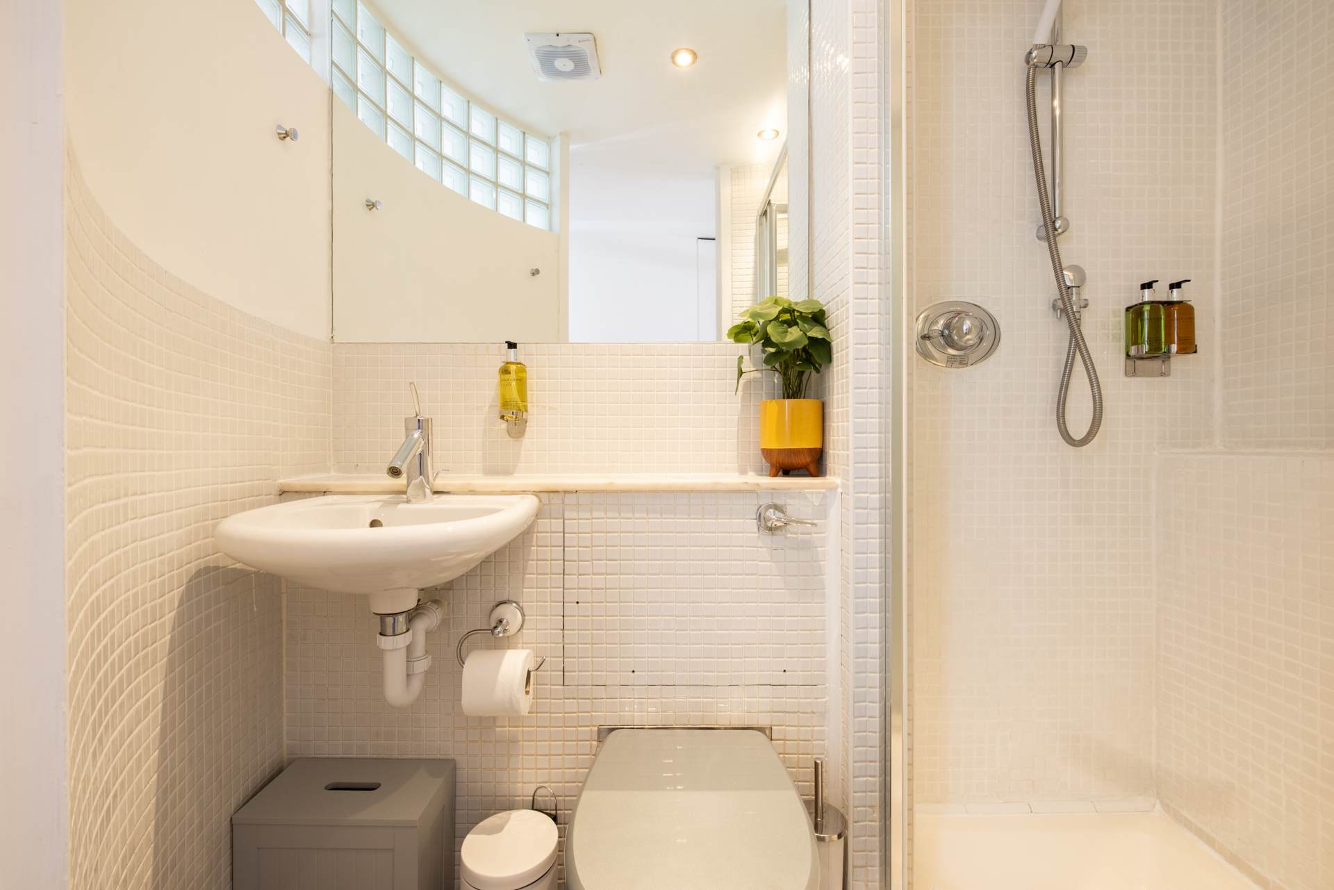 Soho Warehouse Loft with Concierge & Lift in Richmond Mews W1D 3DD - Property image 32 - VivreStays