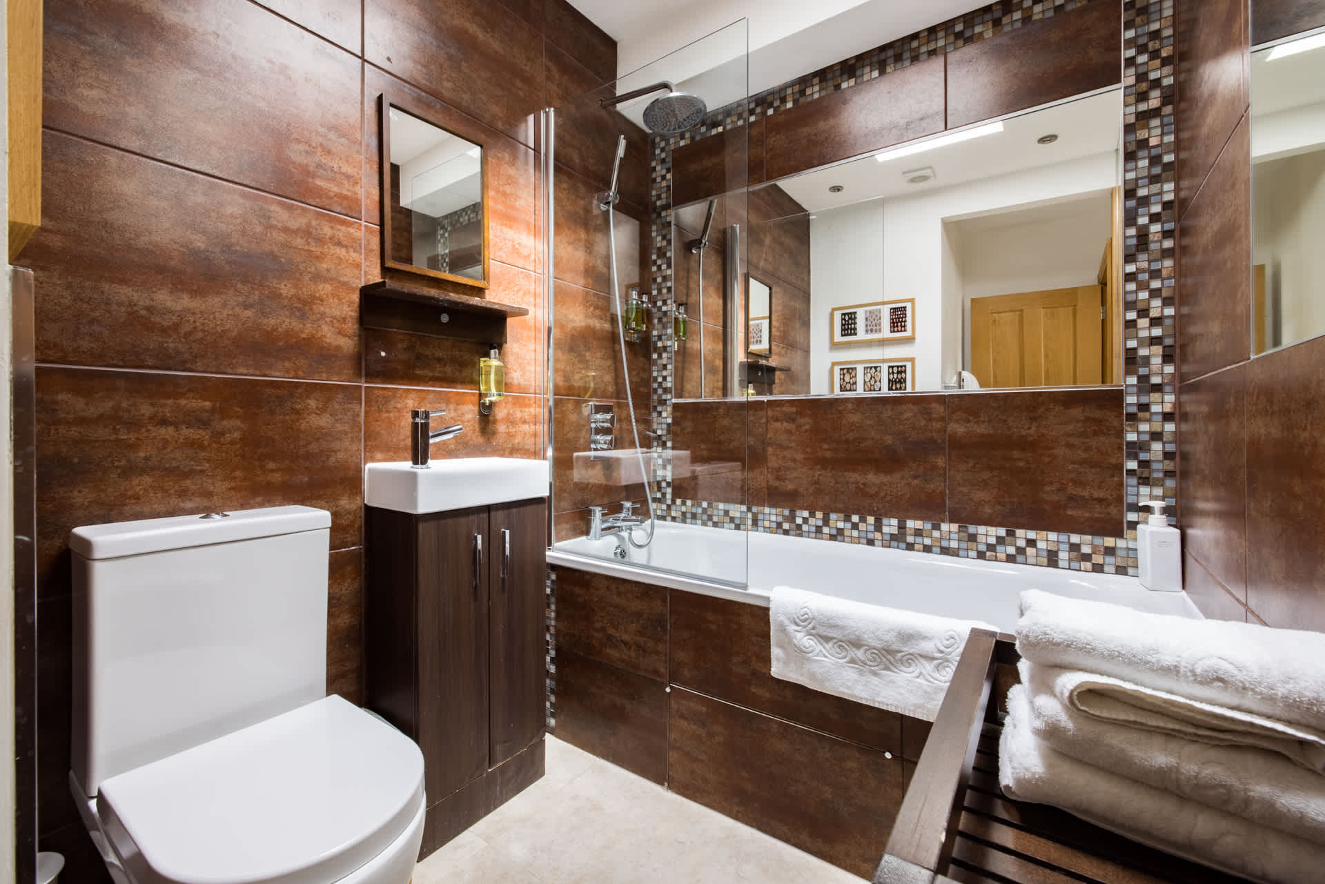 View Duplex Apartment near Oxford Street in Windmill Street 7 W1T 2JD Duplex Apartment near Oxford Street in Windmill Street 7 W1T 2JD - Property image 38 - VivreStays