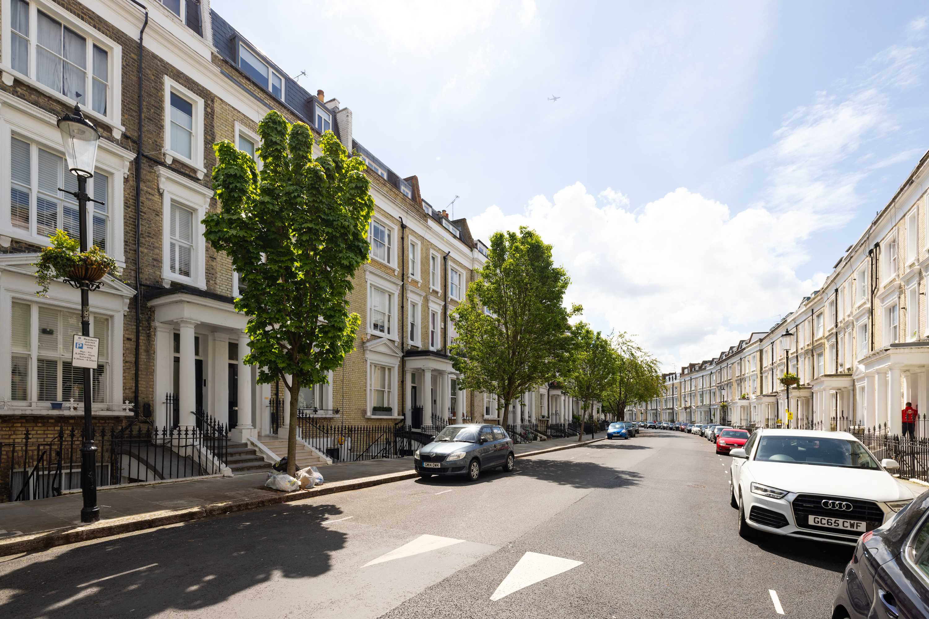 Spacious Earls Court Apt - Office & Rear Terrace in 58 Eardley Crescent SW5 9JZ - Property image 29 - VivreStays