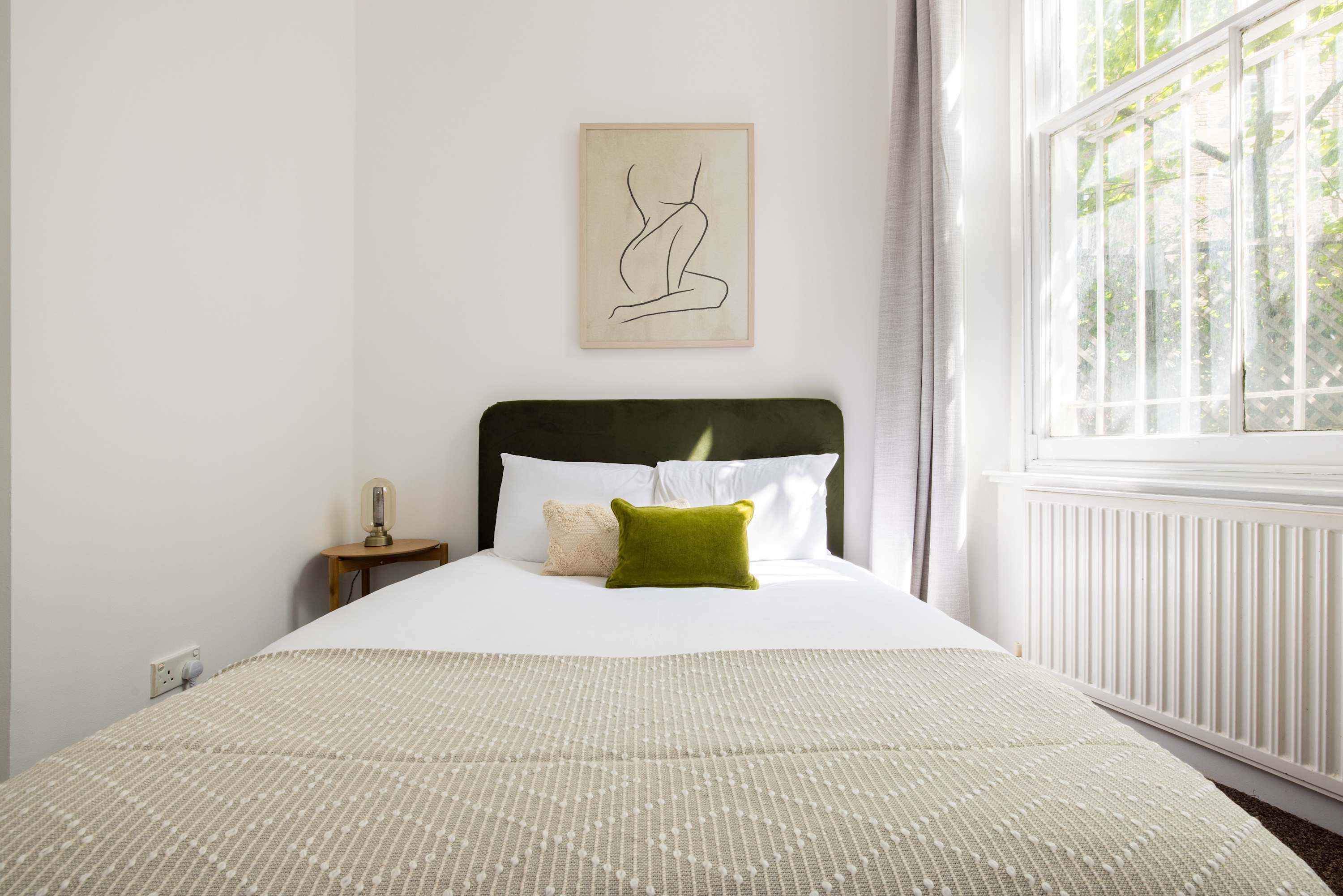 Spacious Earls Court Apt - Office & Rear Terrace in 58 Eardley Crescent SW5 9JZ - Property image 36 - VivreStays
