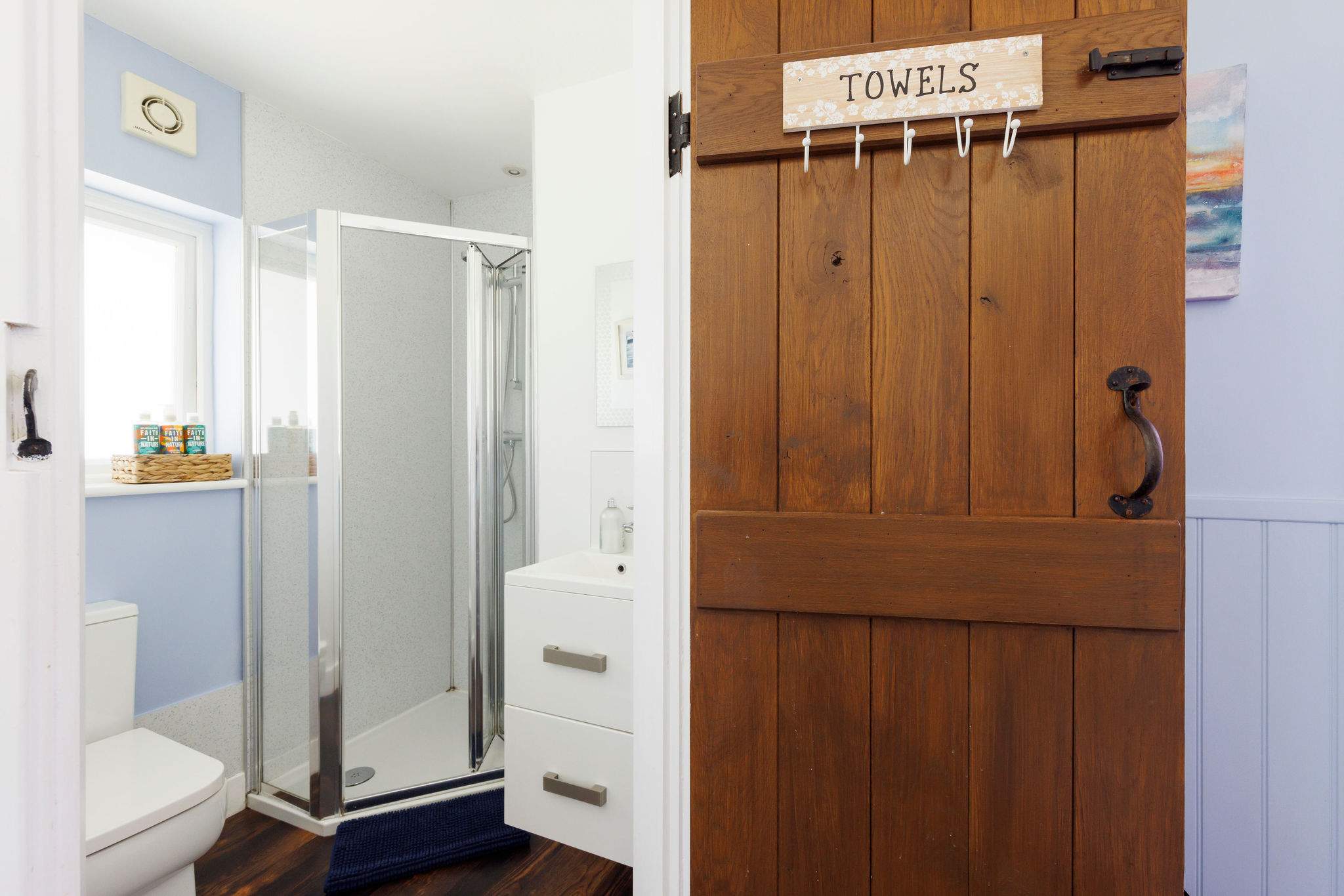 This property has all your home from home comforts.