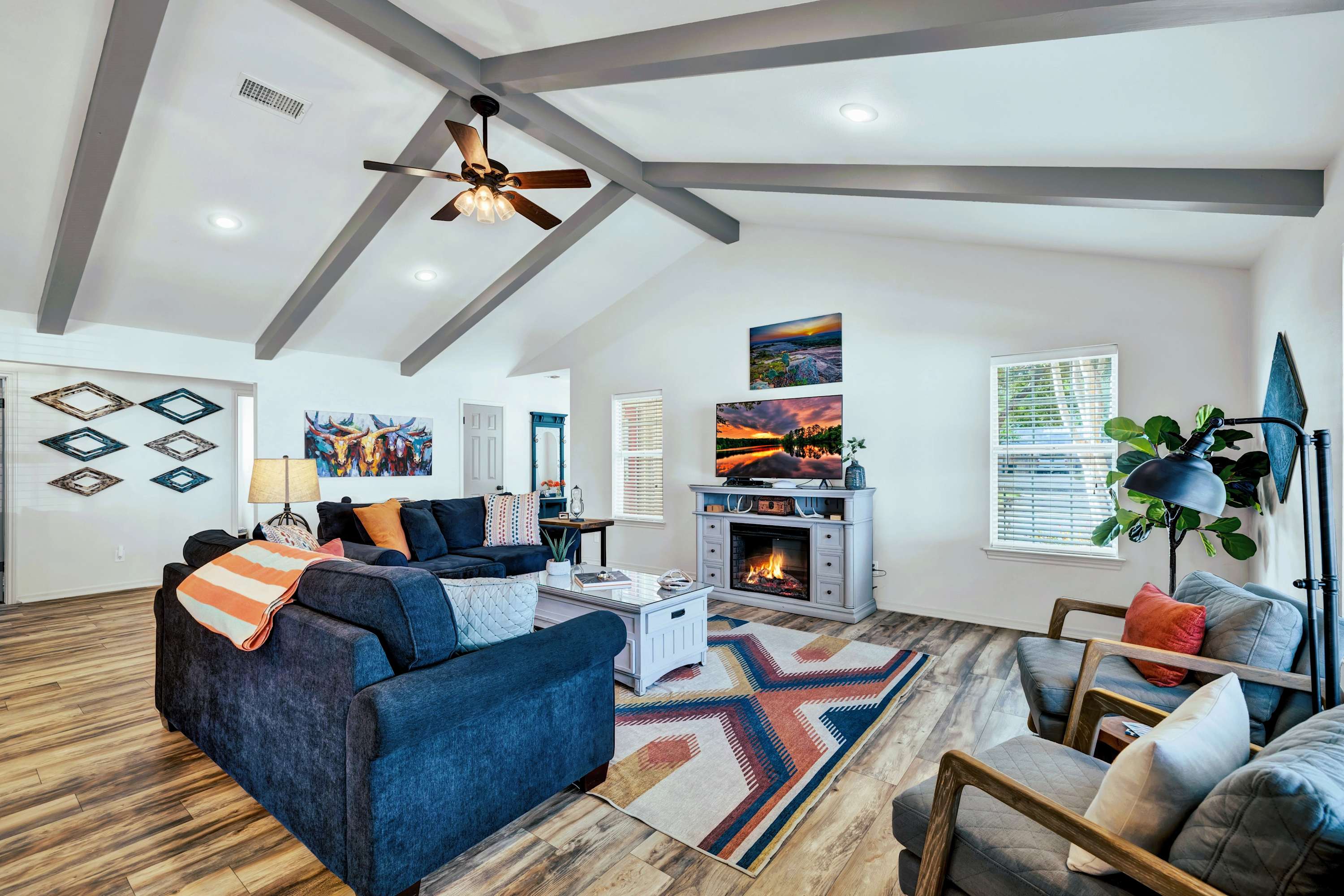 Peach Street Retreat - Fire Pit and Close to Main St — Fredericksburg, TX — vacation rental