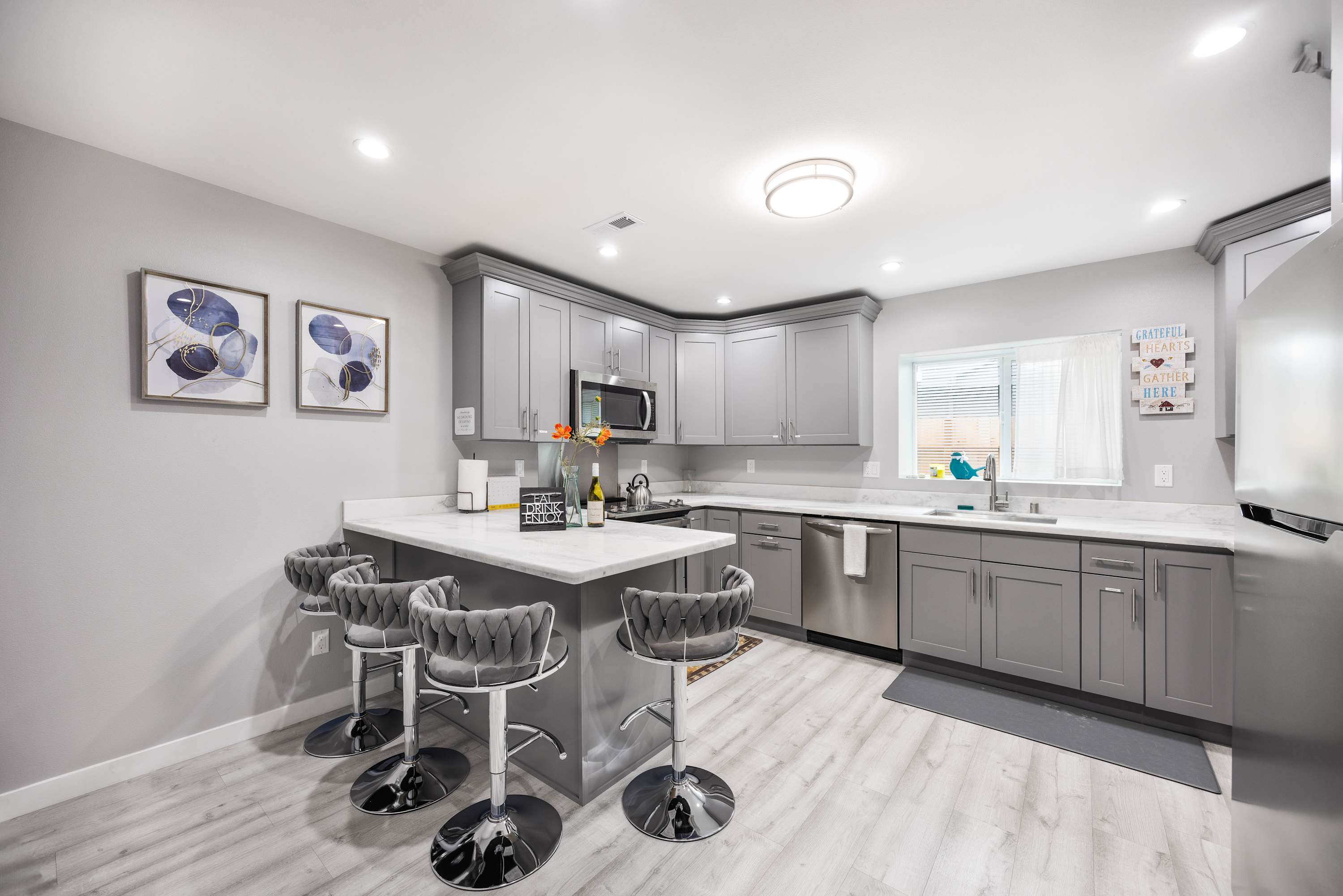 Kirkland Home with 2 Queen Beds - Totem Lake Village