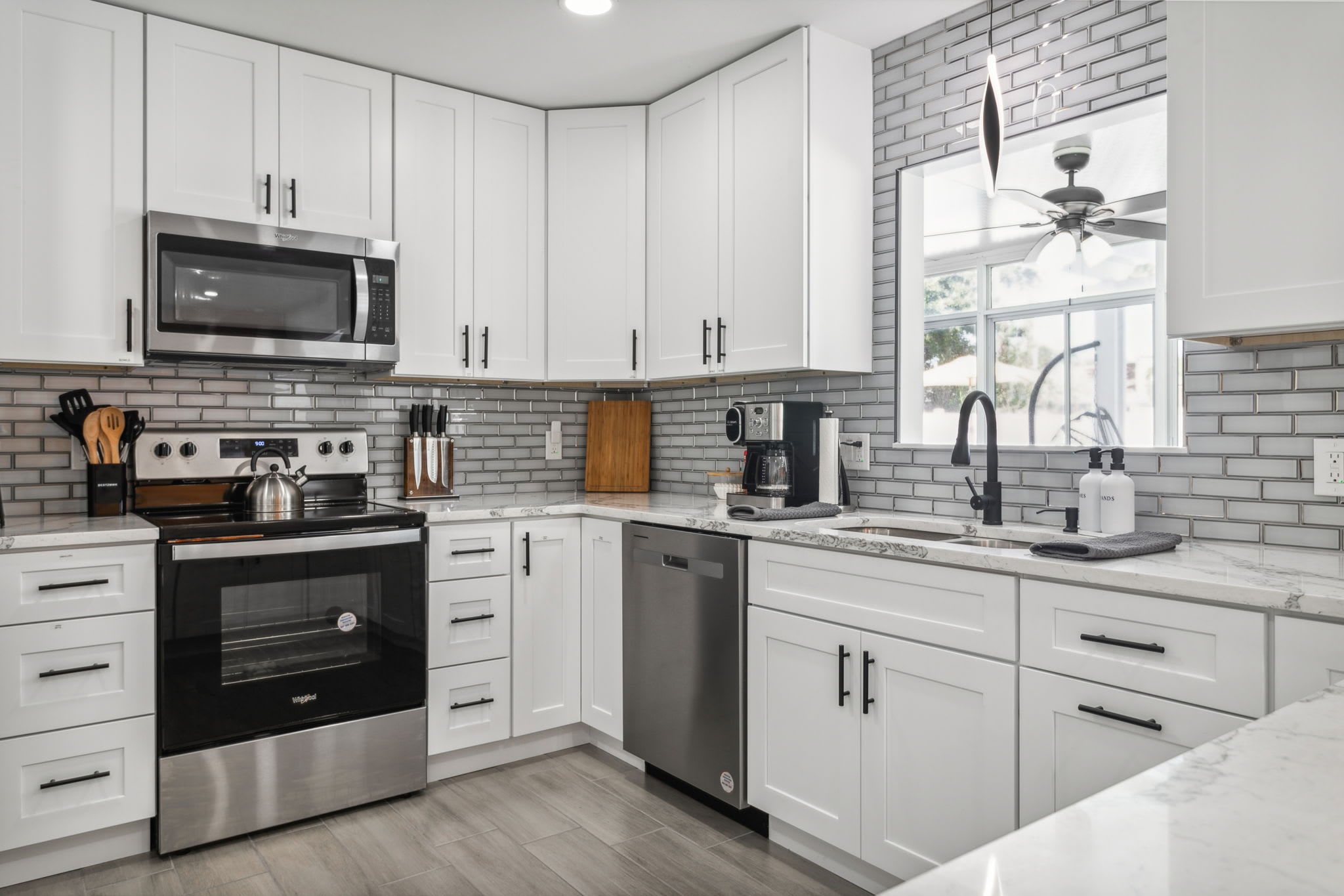 Tropical boho retreat w/private salt pool & games